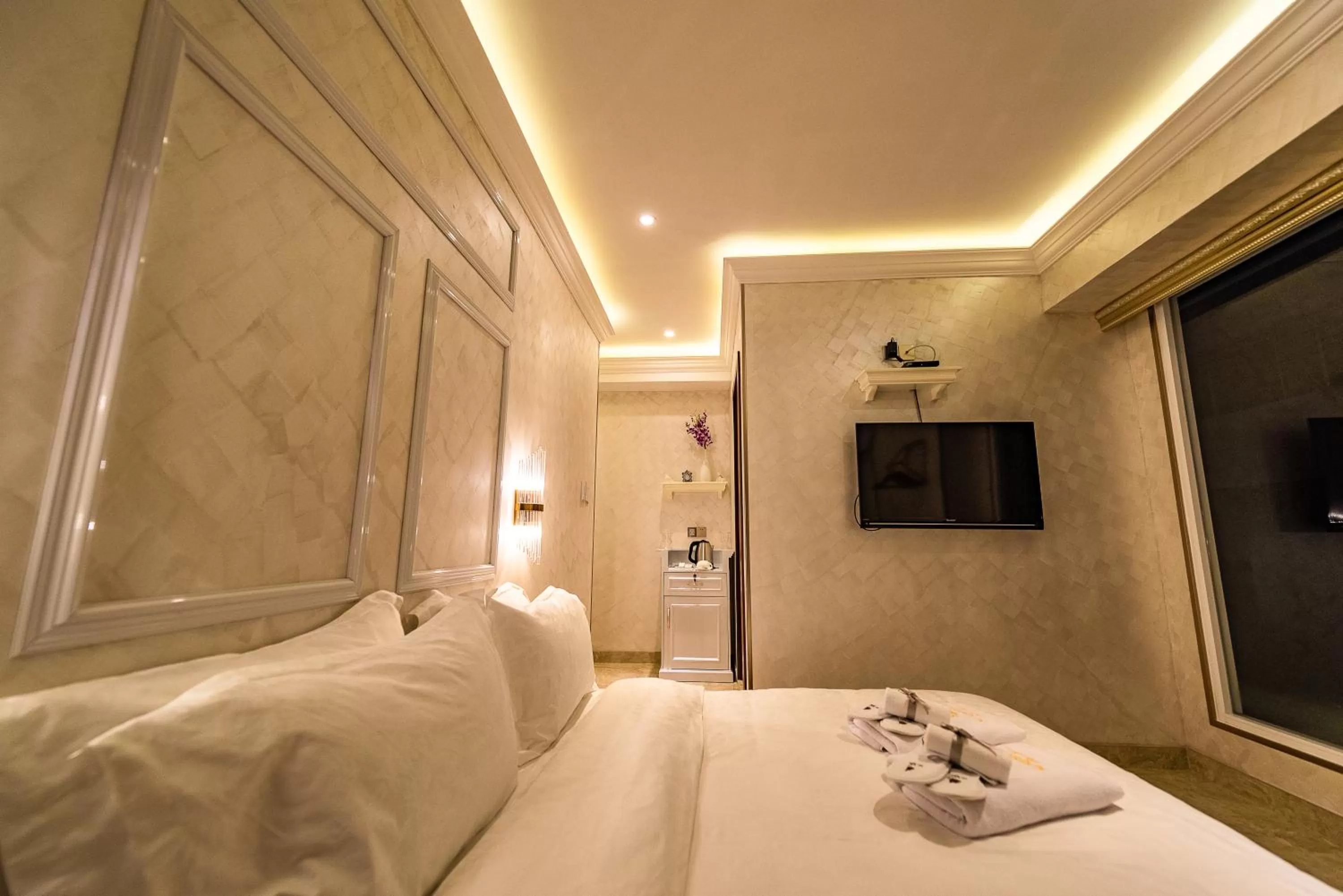 Deluxe Double Room in AC Residence - Behind Cititel Hotel