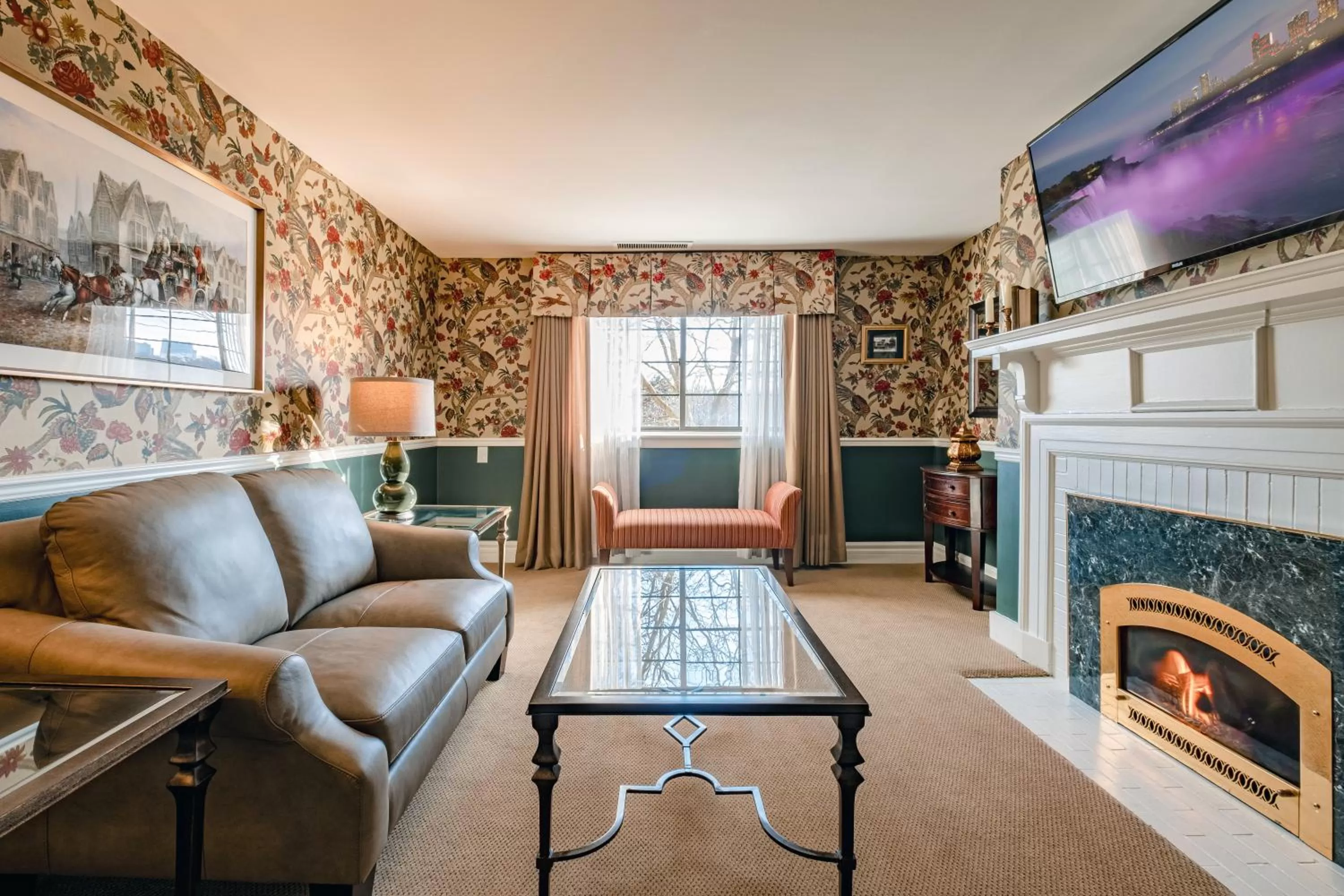 The Bristol Suite in Red Coach Inn