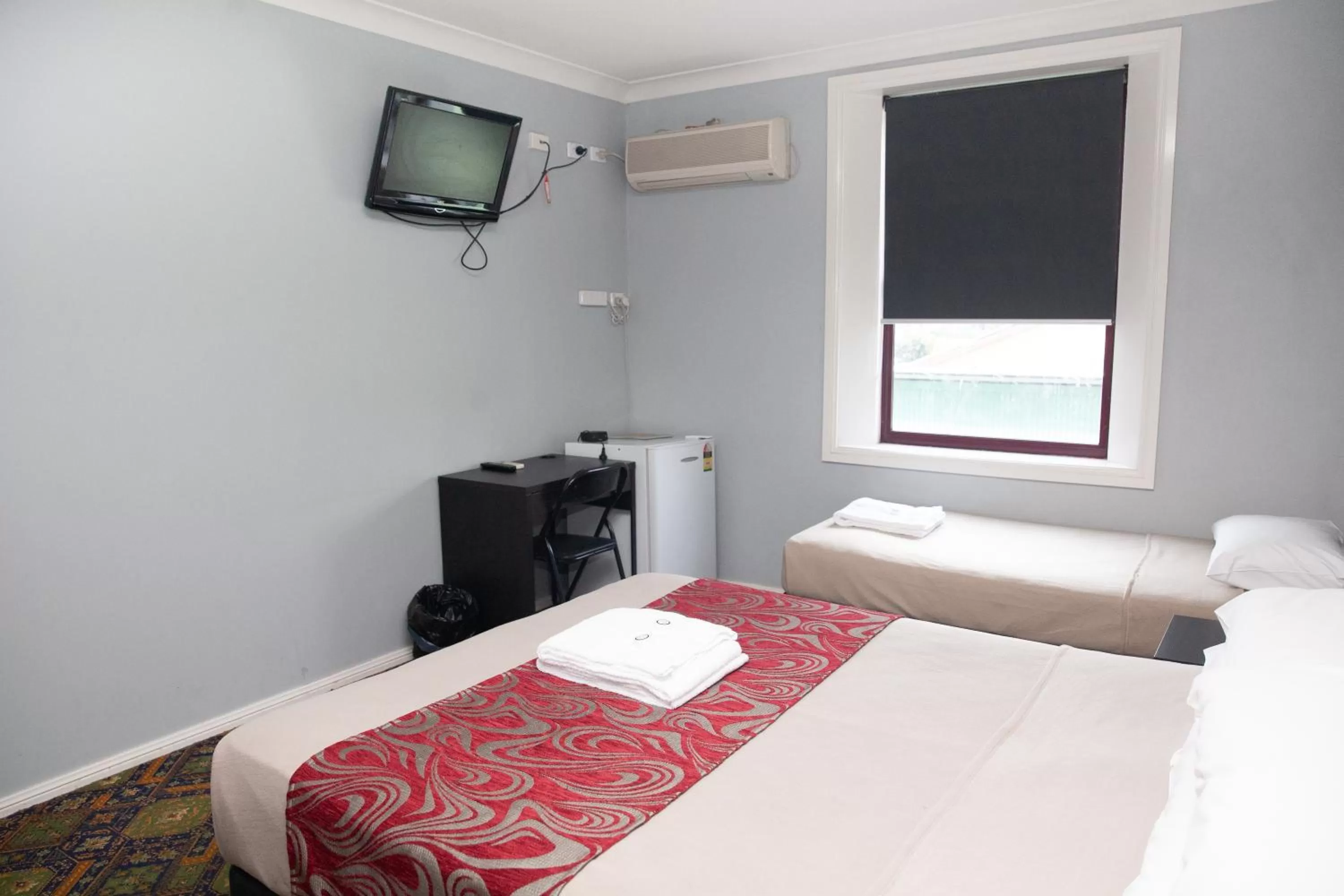 Double Room with Extra Bed in Royal Hotel Singleton