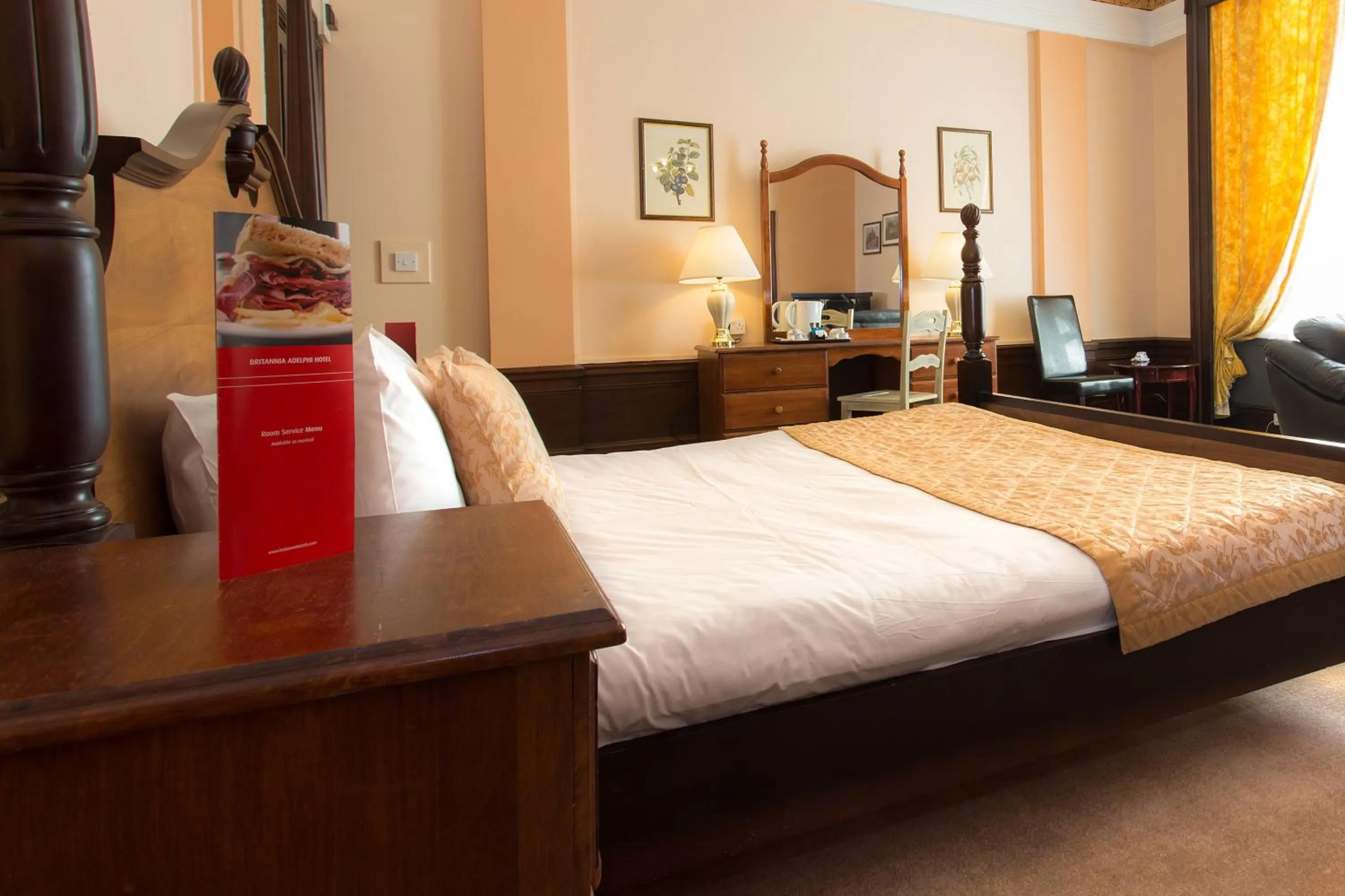 Suite in Adelphi Hotel