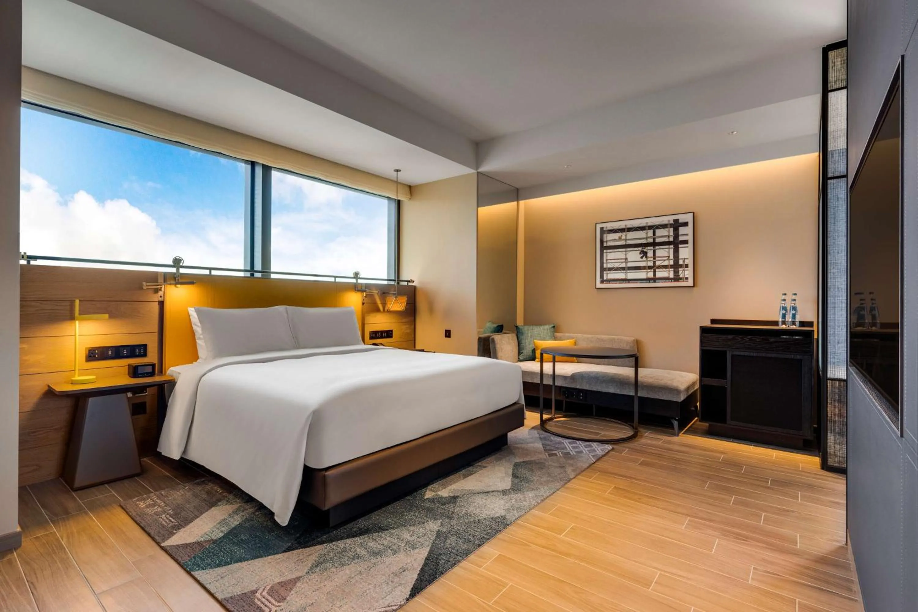 Corner King Room in Hotel Resonance Taipei, Tapestry Collection by Hilton