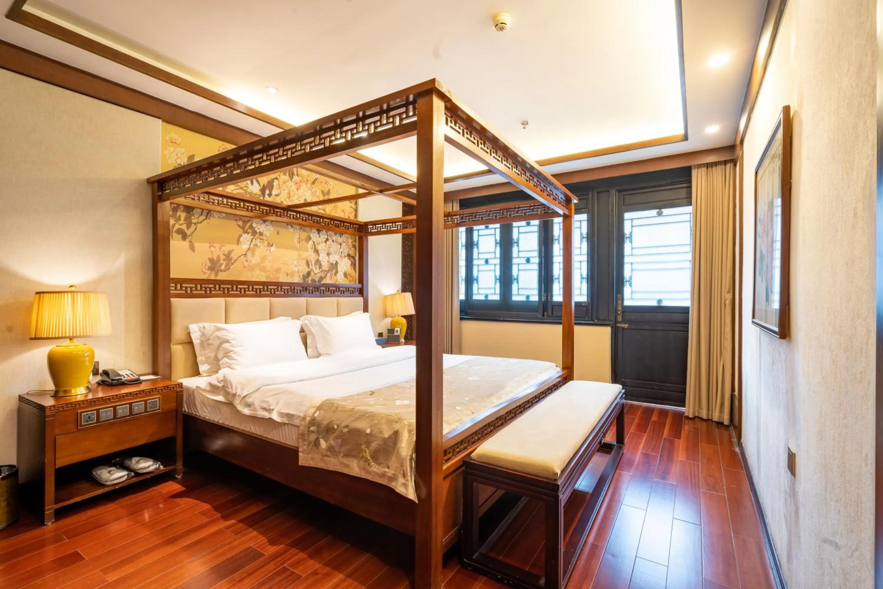 Deluxe King Suite in Buddha Zen Hotel