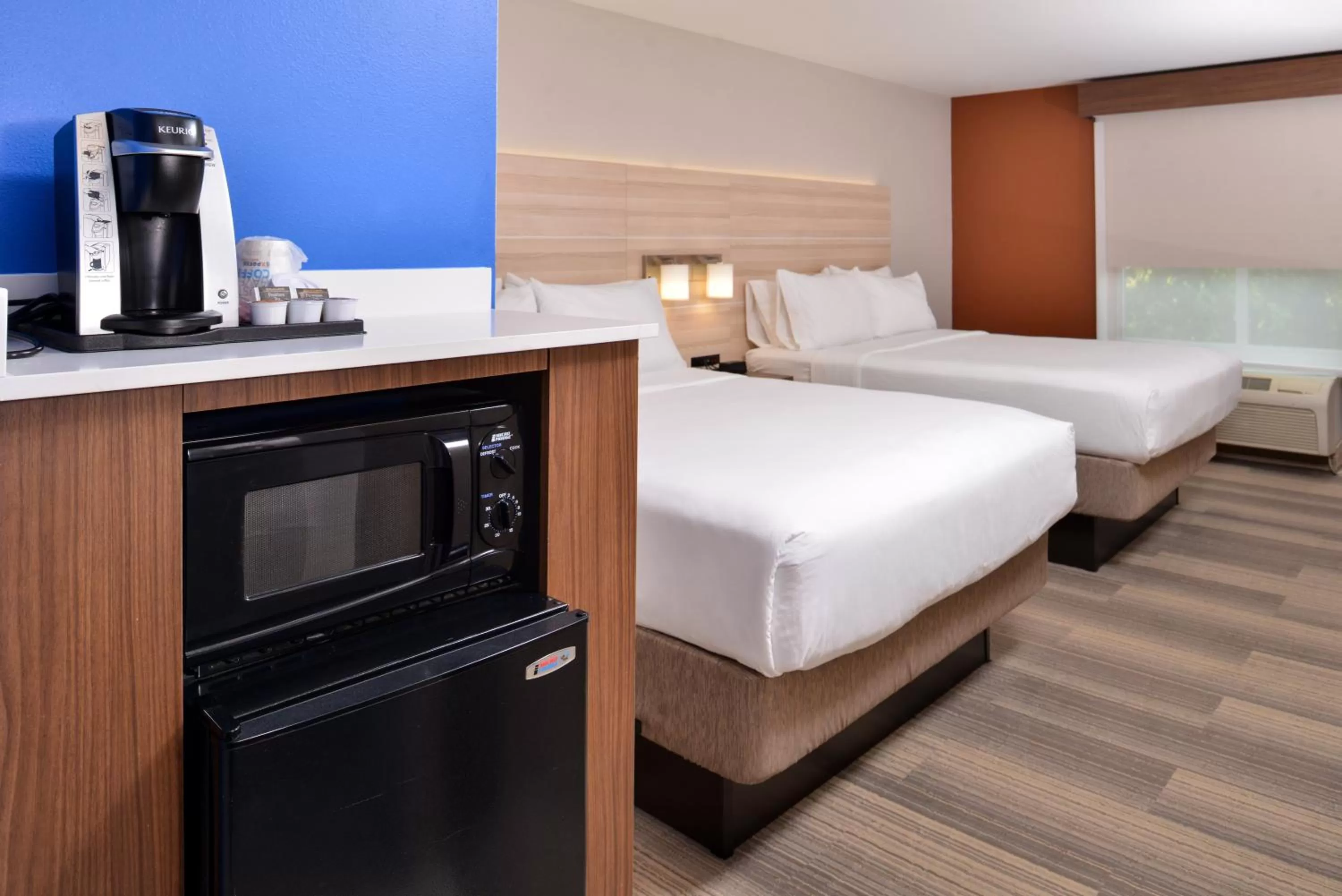 Suite with Two Queen Beds in Holiday Inn Express Hotel & Suites Cincinnati - Mason by IHG