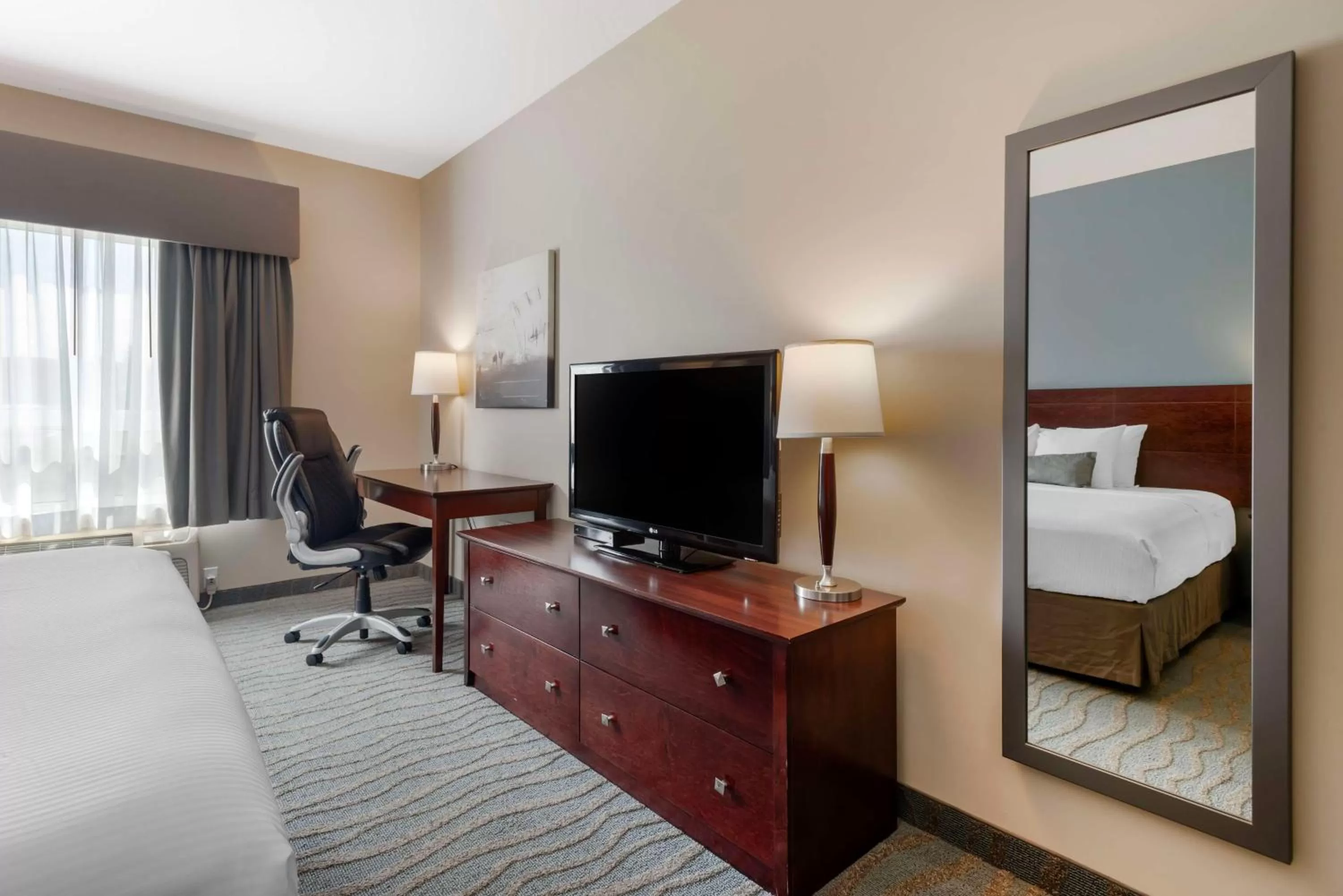 King Room with Sofa Bed - Non-Smoking in Best Western Rocky Mountain House Inn & Suites