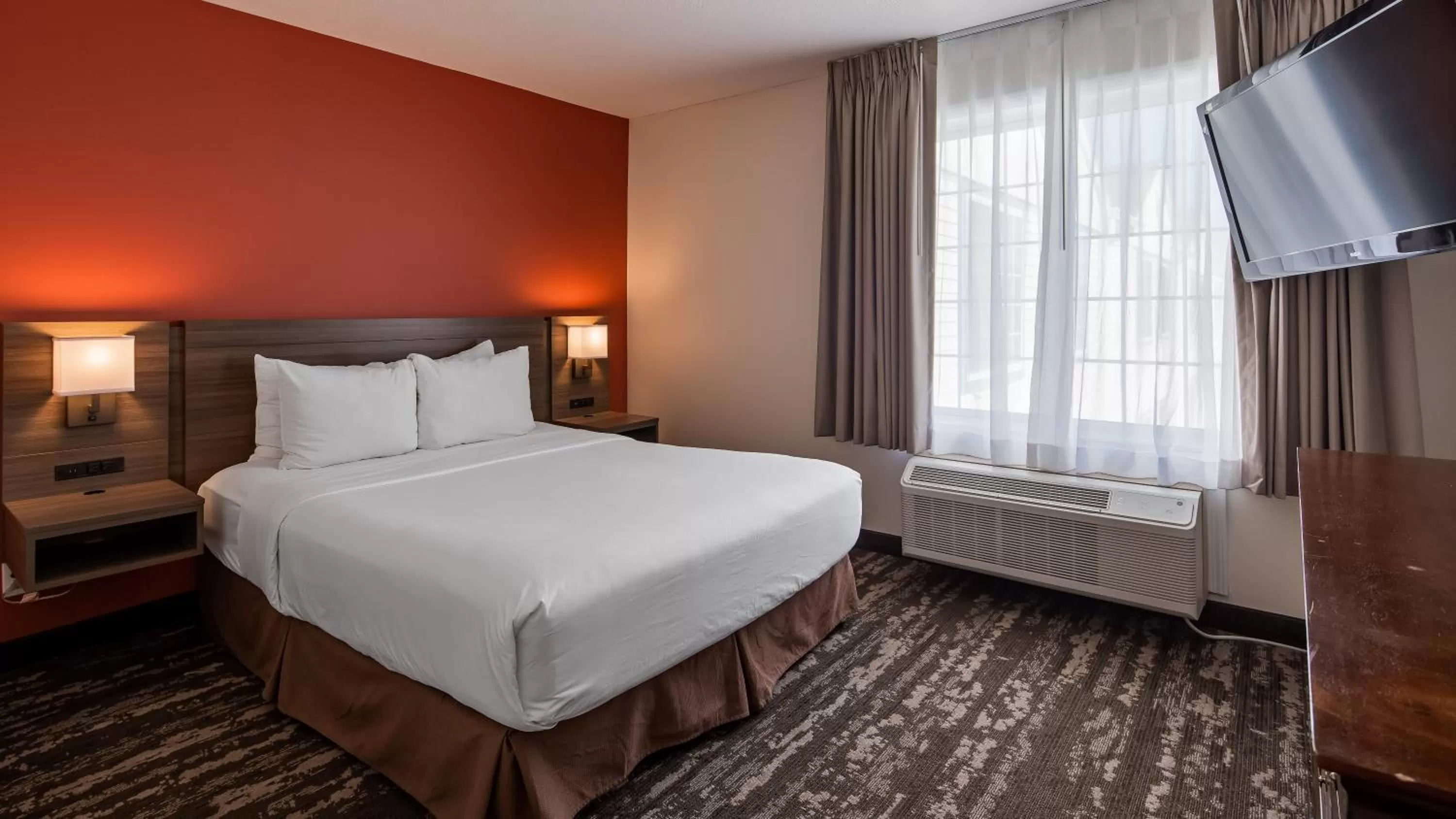 Queen Room with View in Charlevoix Inn & Suites SureStay Collection by Best Western