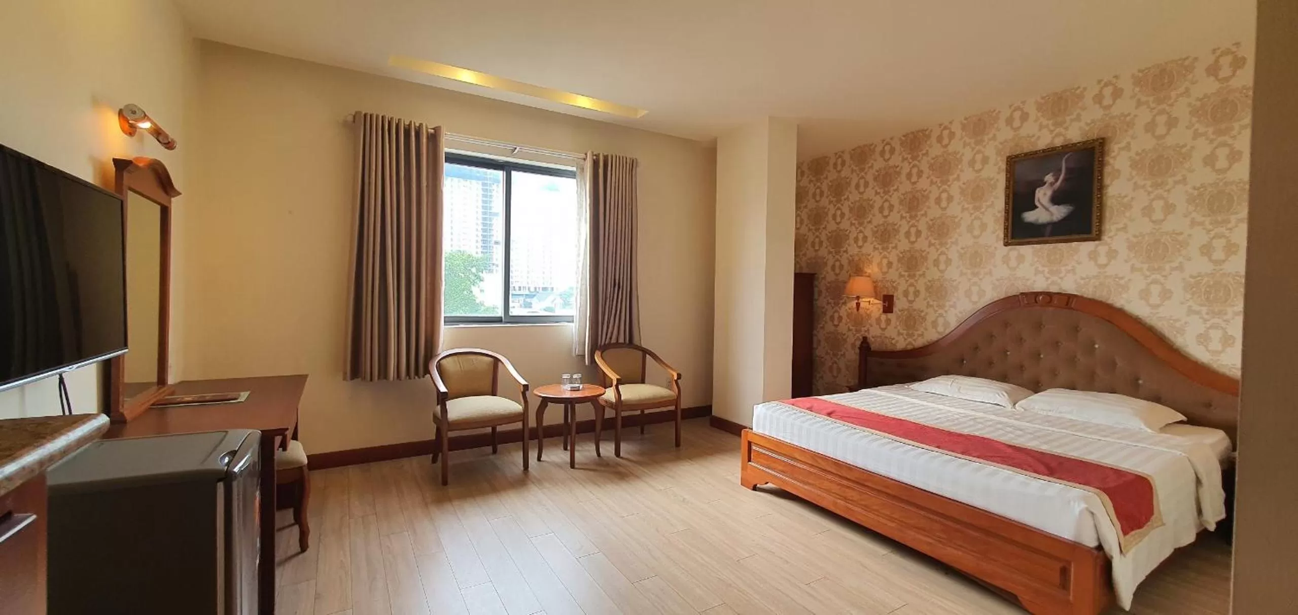 Deluxe Double Room in Hoang Yen Hotel