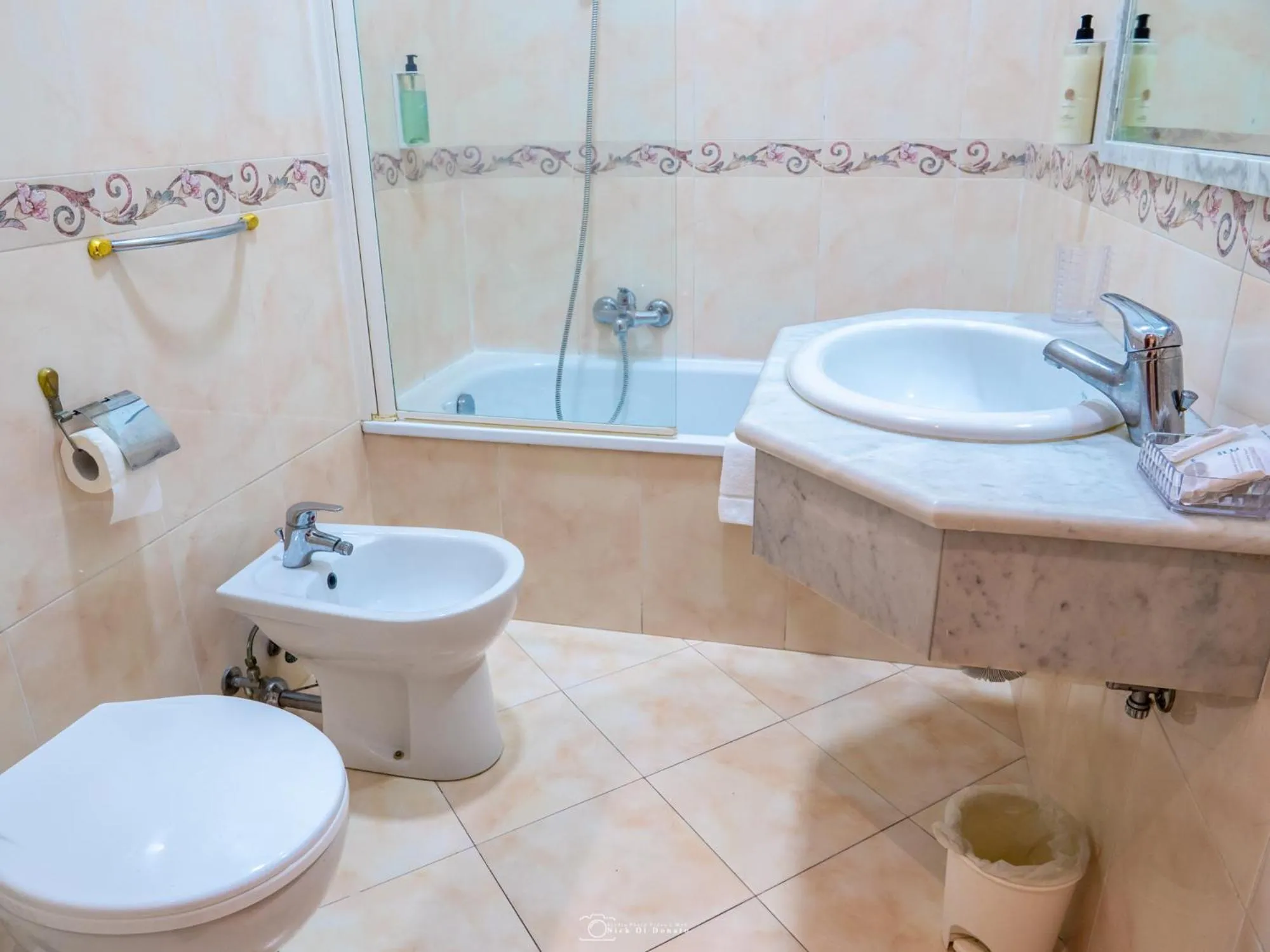 Comfort Triple Room in Hotel Suite Caesar