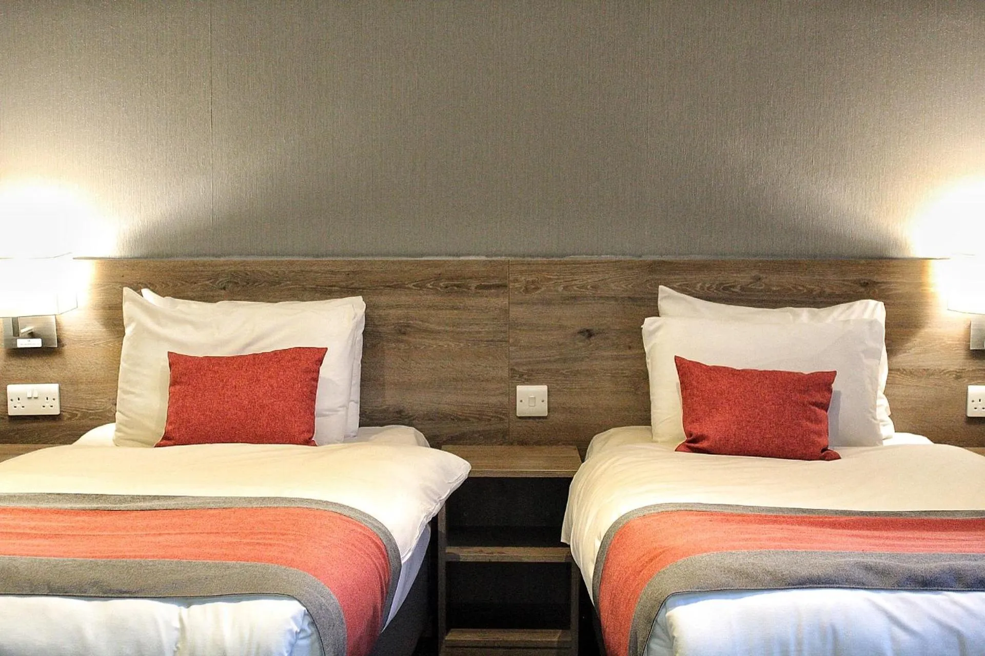 Twin Room in Devoncove Hotel Glasgow