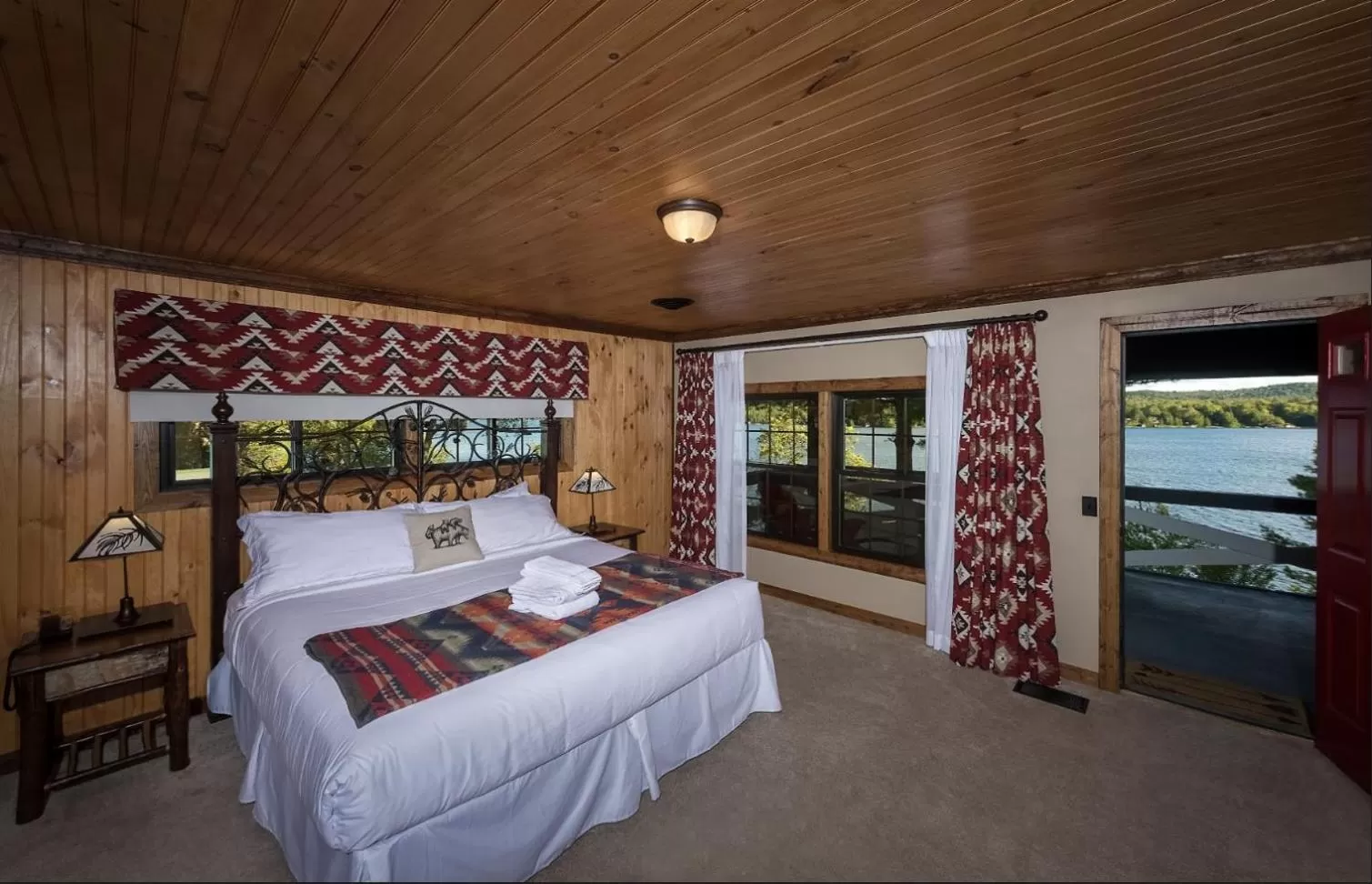 King Room with Mountain View in Great Pines