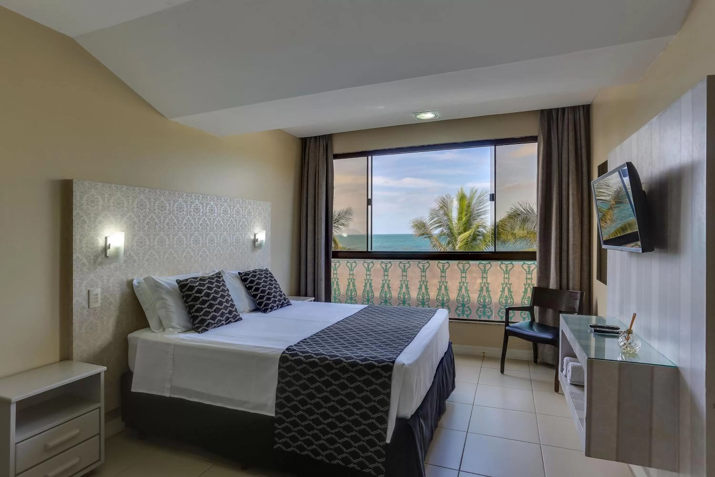 Double Room with Sea View in Flat Pietra