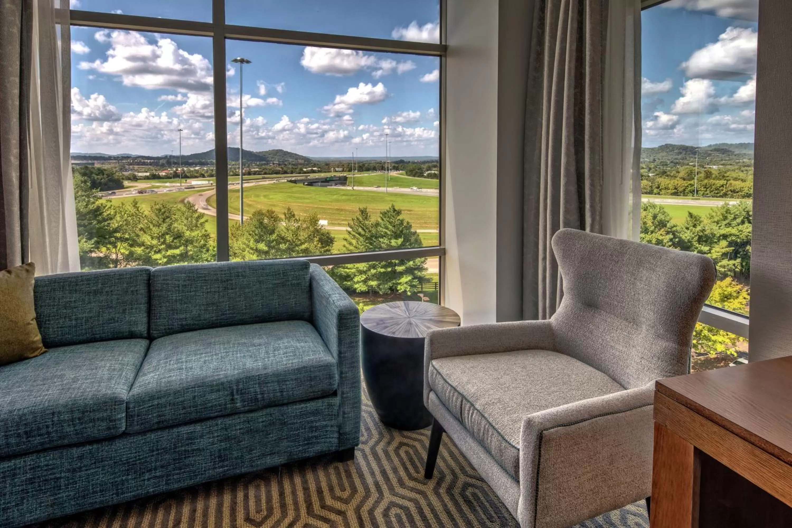 Corner King Room in Hilton Franklin Cool Springs