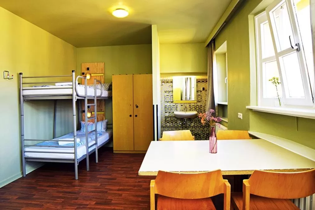 Single Bed in 4-Bed Dormitory Room in Amstel House Hostel