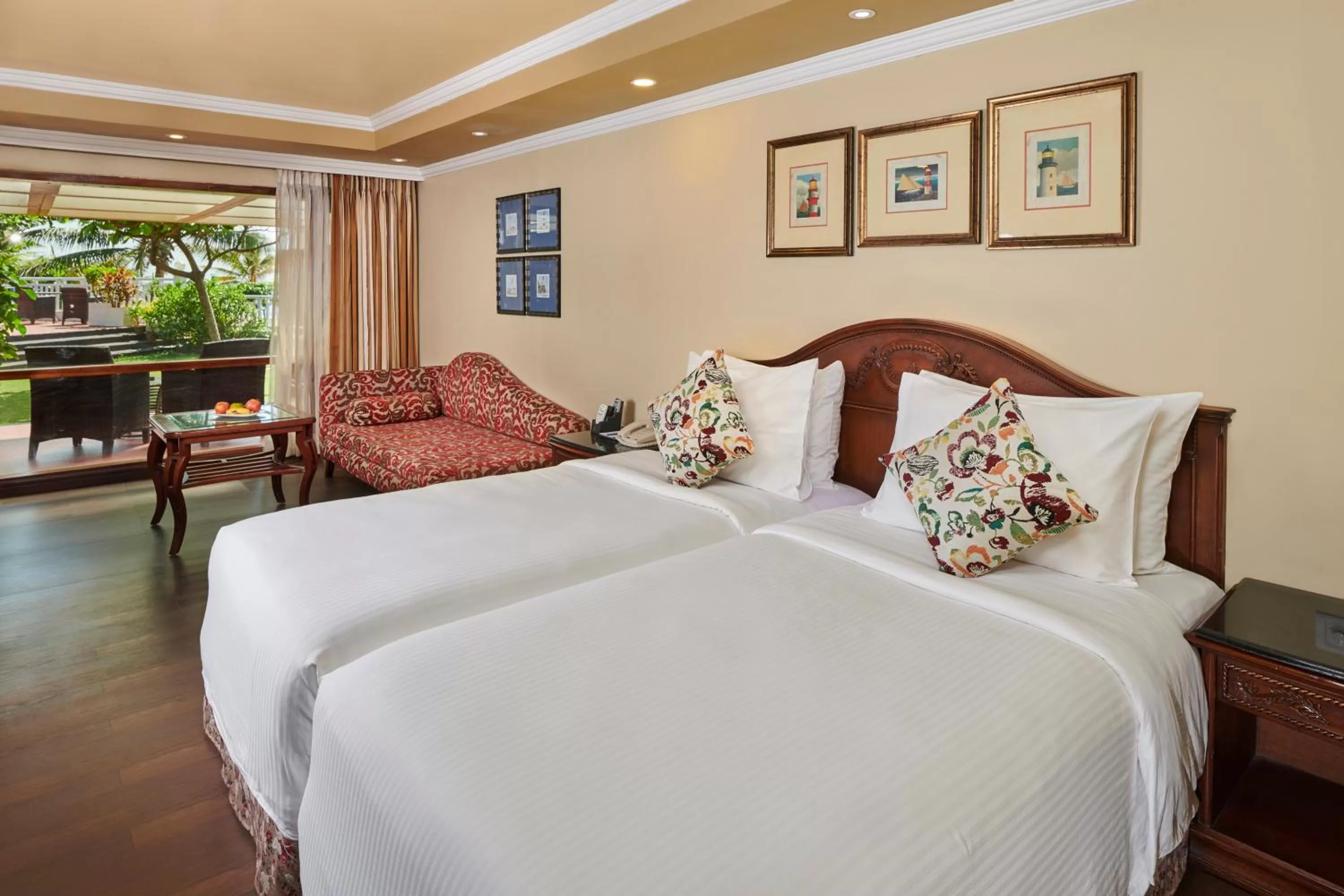 Deluxe Cottage in Mayfair Heritage