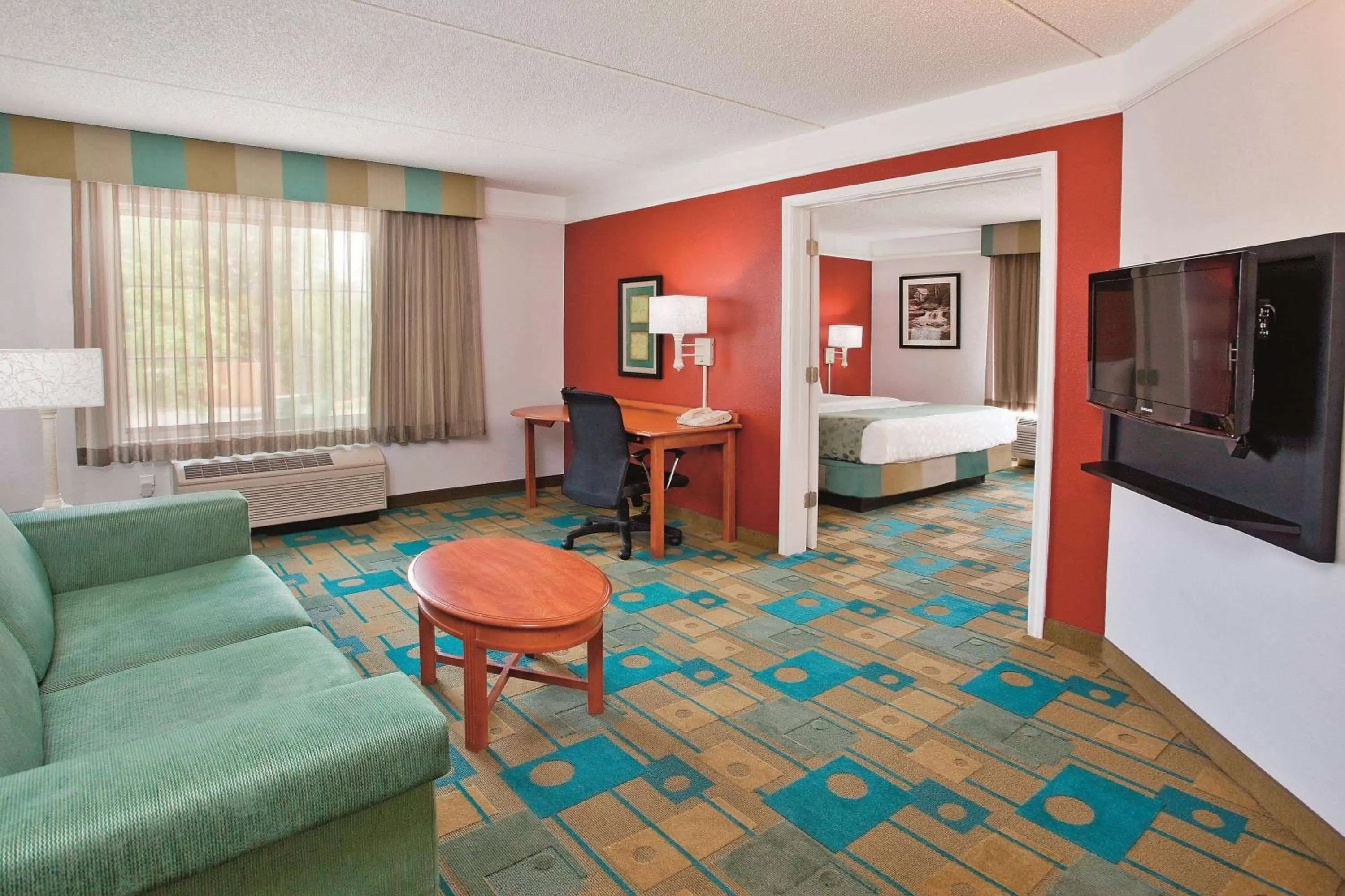 1 King Bed, Deluxe Suite, Non-Smoking in La Quinta by Wyndham Winston-Salem