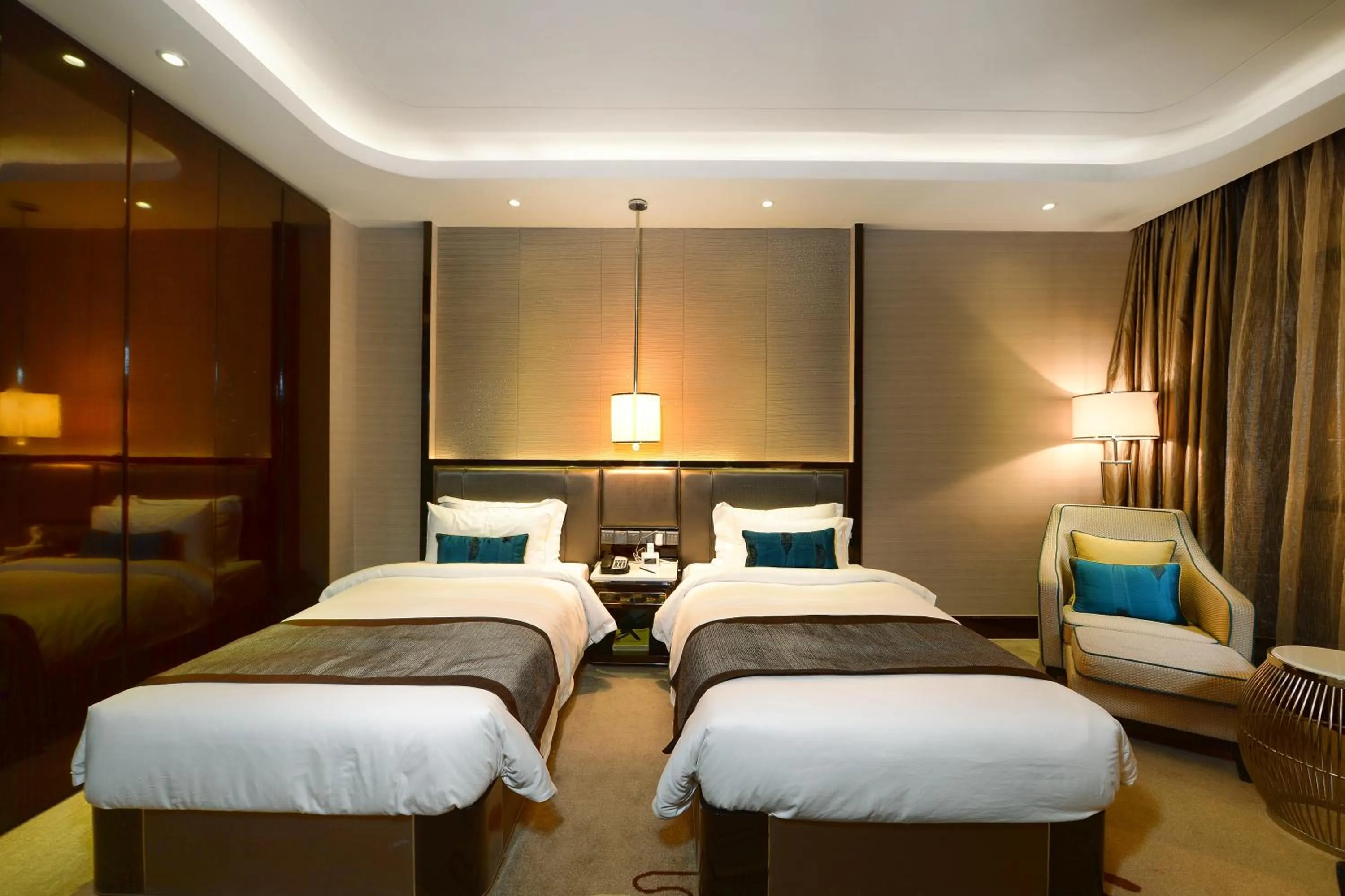 Premier Executive Twin Suite in Pacific Regency Hotel Suites