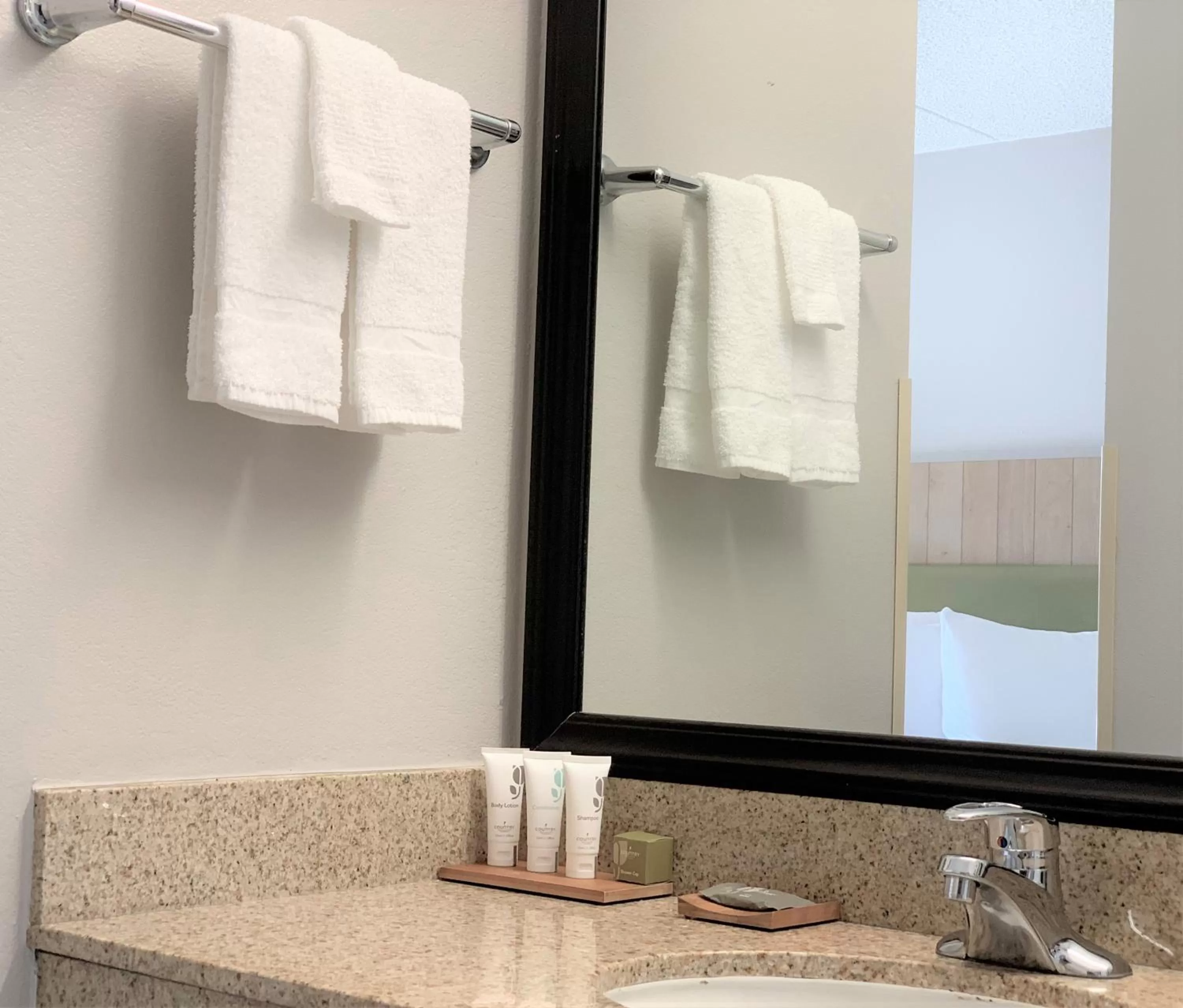 King Room - Non-Smoking in Country Inn & Suites by Radisson, Clarksville, TN