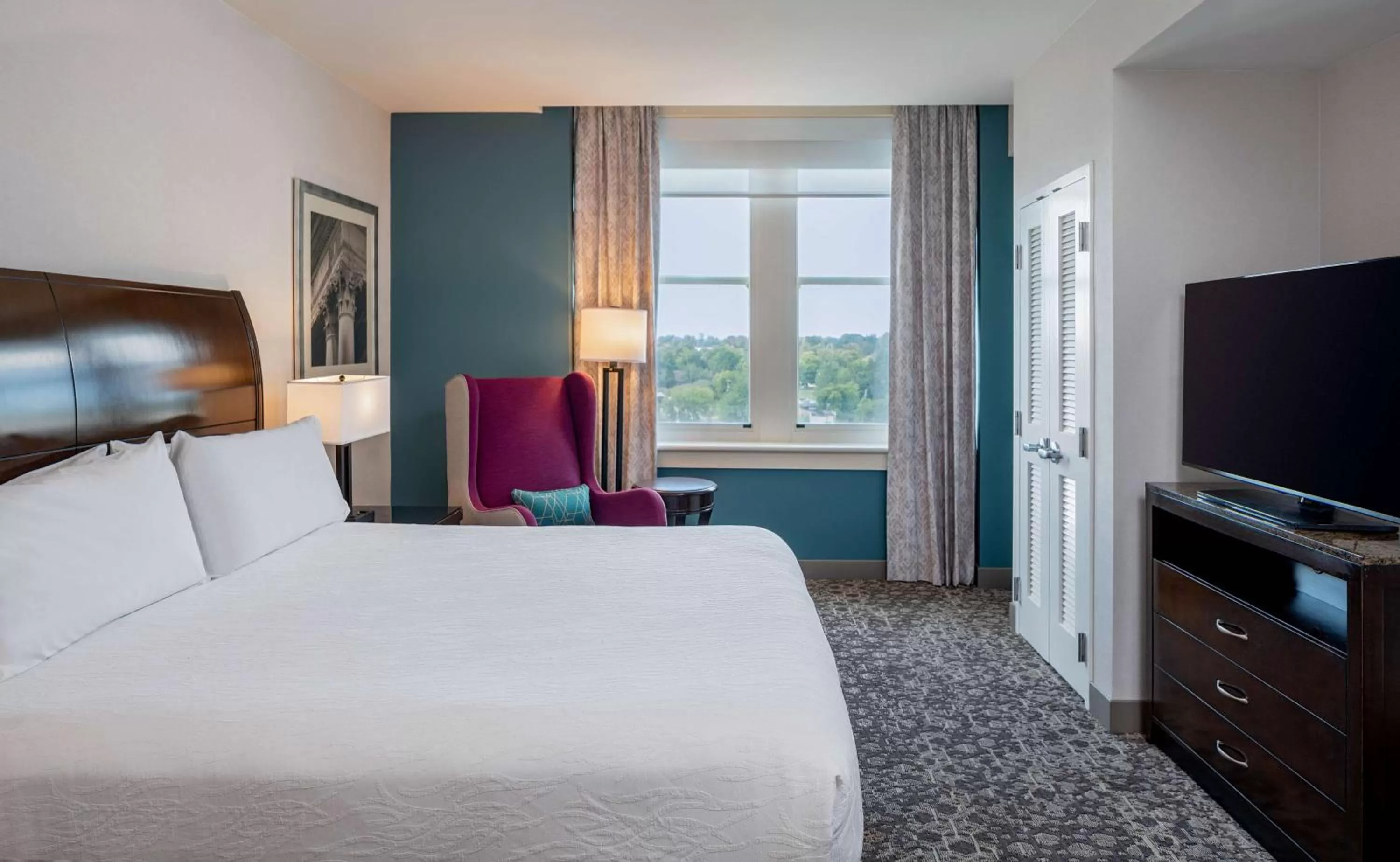 King Suite - Disability Access in Hilton Garden Inn Jackson Downtown