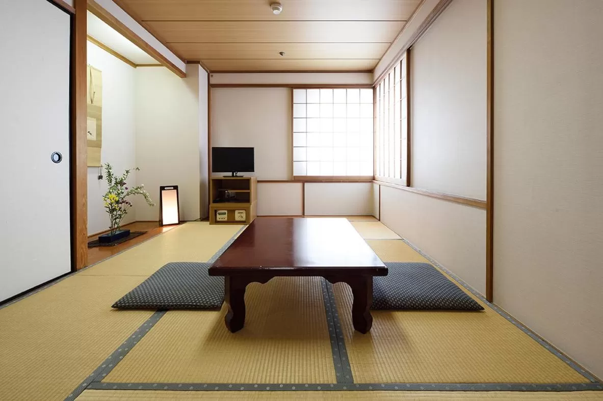 Japanese-Style Room - single occupancy - Non-Smoking in Belmont Hotel