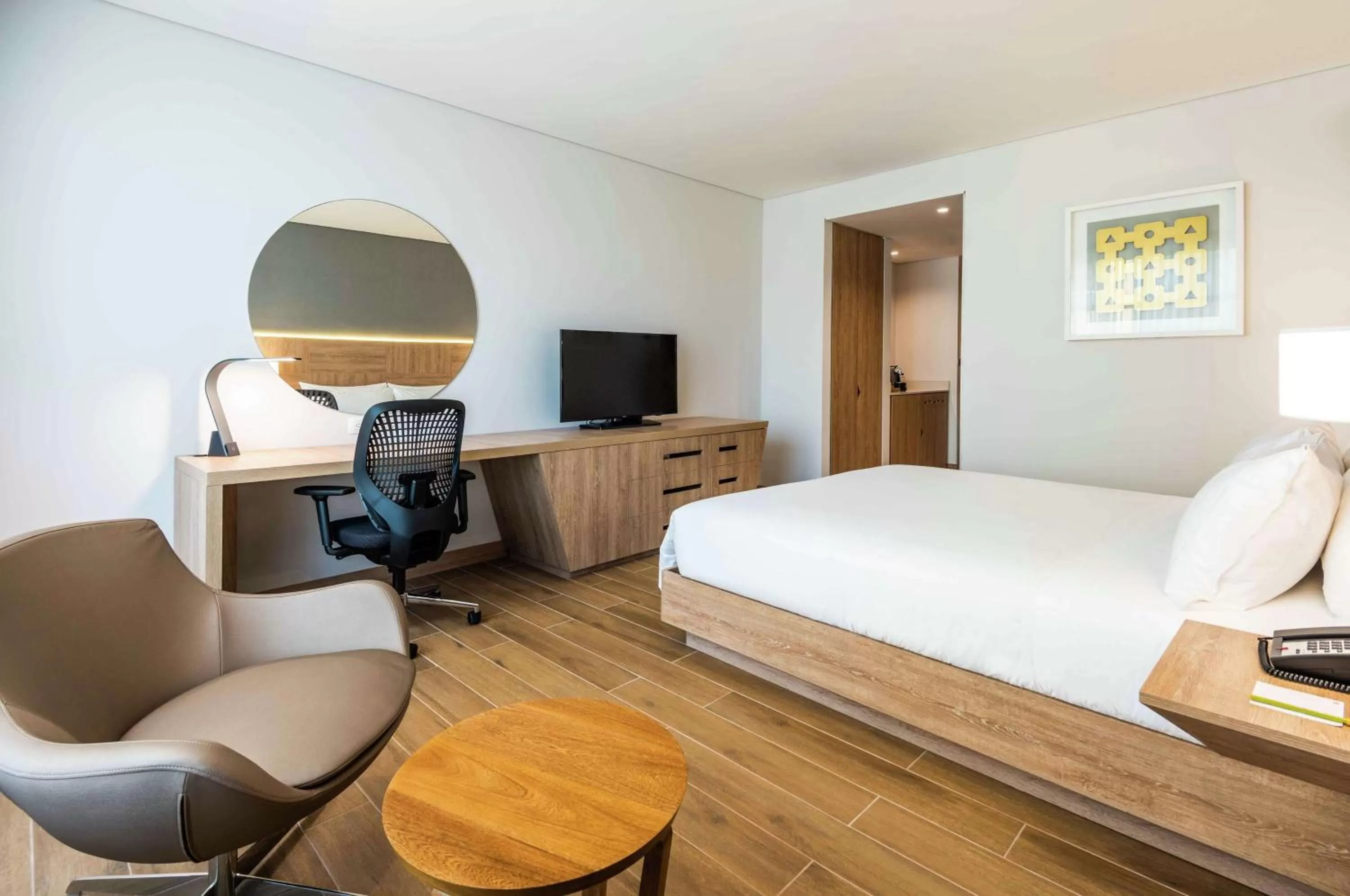 Deluxe King Room in Hilton Garden Inn Santa Marta