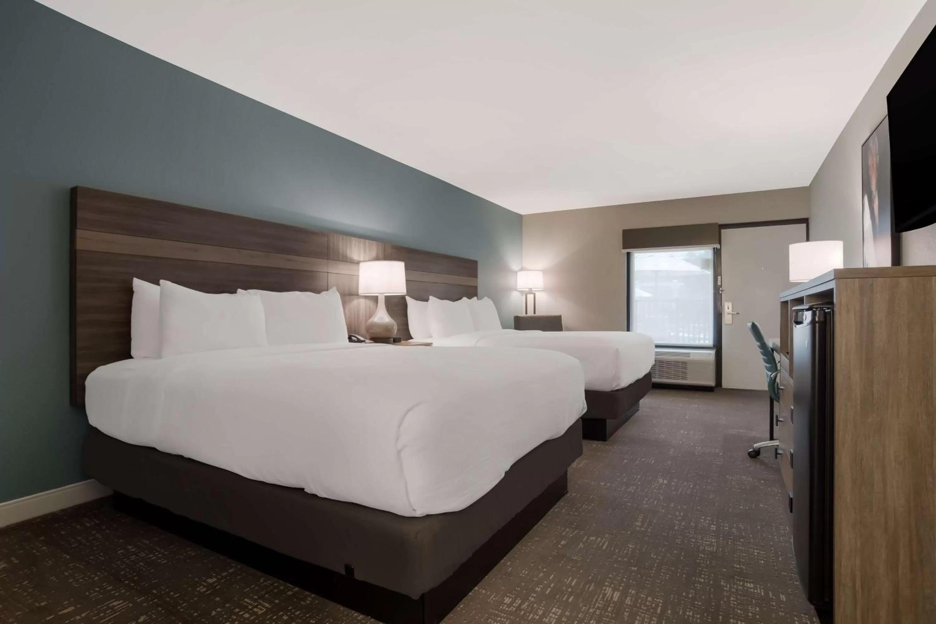 Queen Room with Two Queen Beds - Smoking in Best Western Flagship Inn