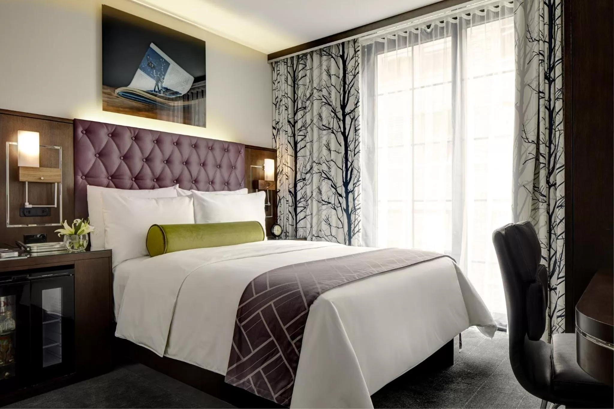 Classic Queen Mobility- and Hearing-Accessible Guest Room With Roll-In Shower in Archer Hotel New York