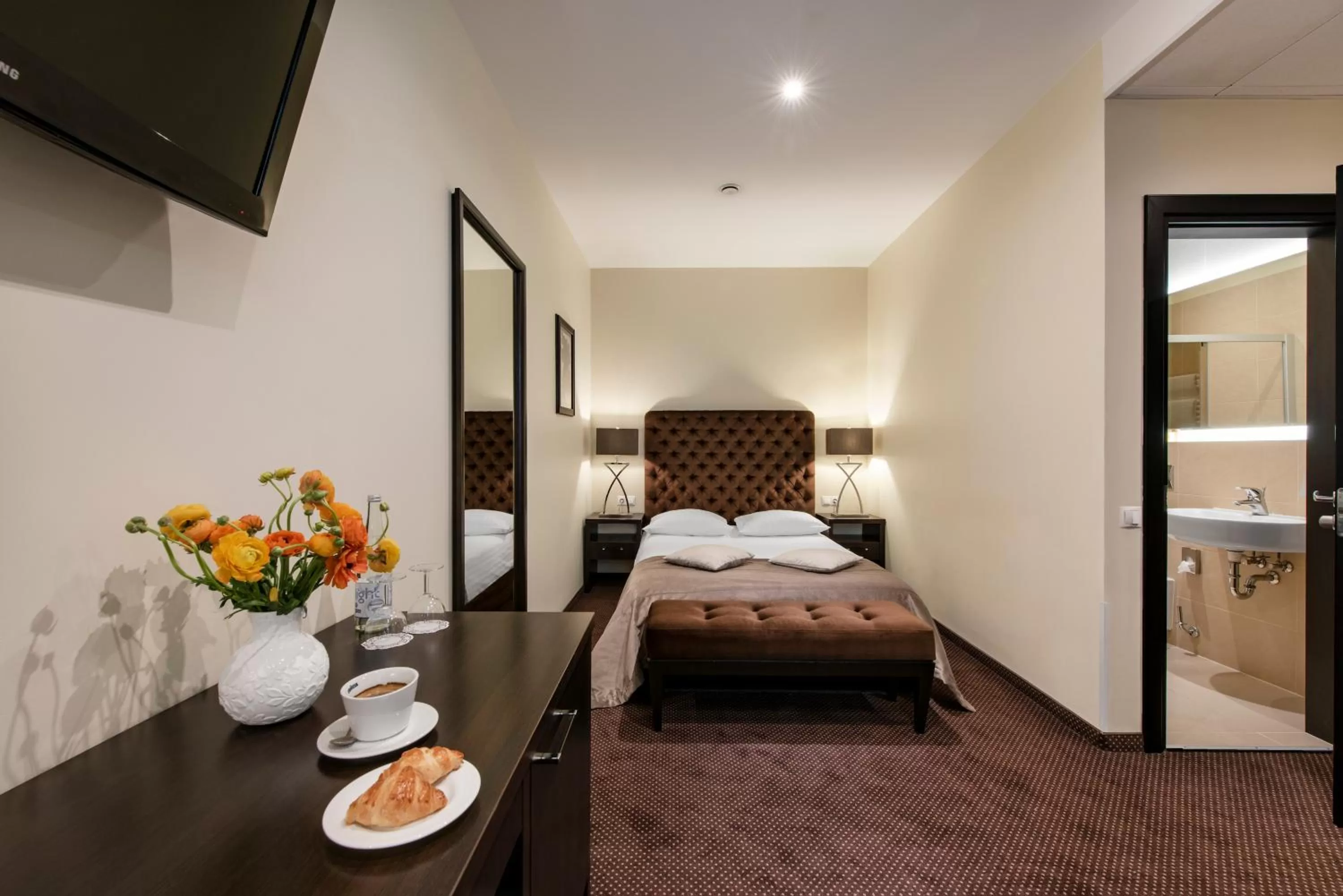 Single Room with Inner Window in Amberton Cathedral Square Hotel Vilnius