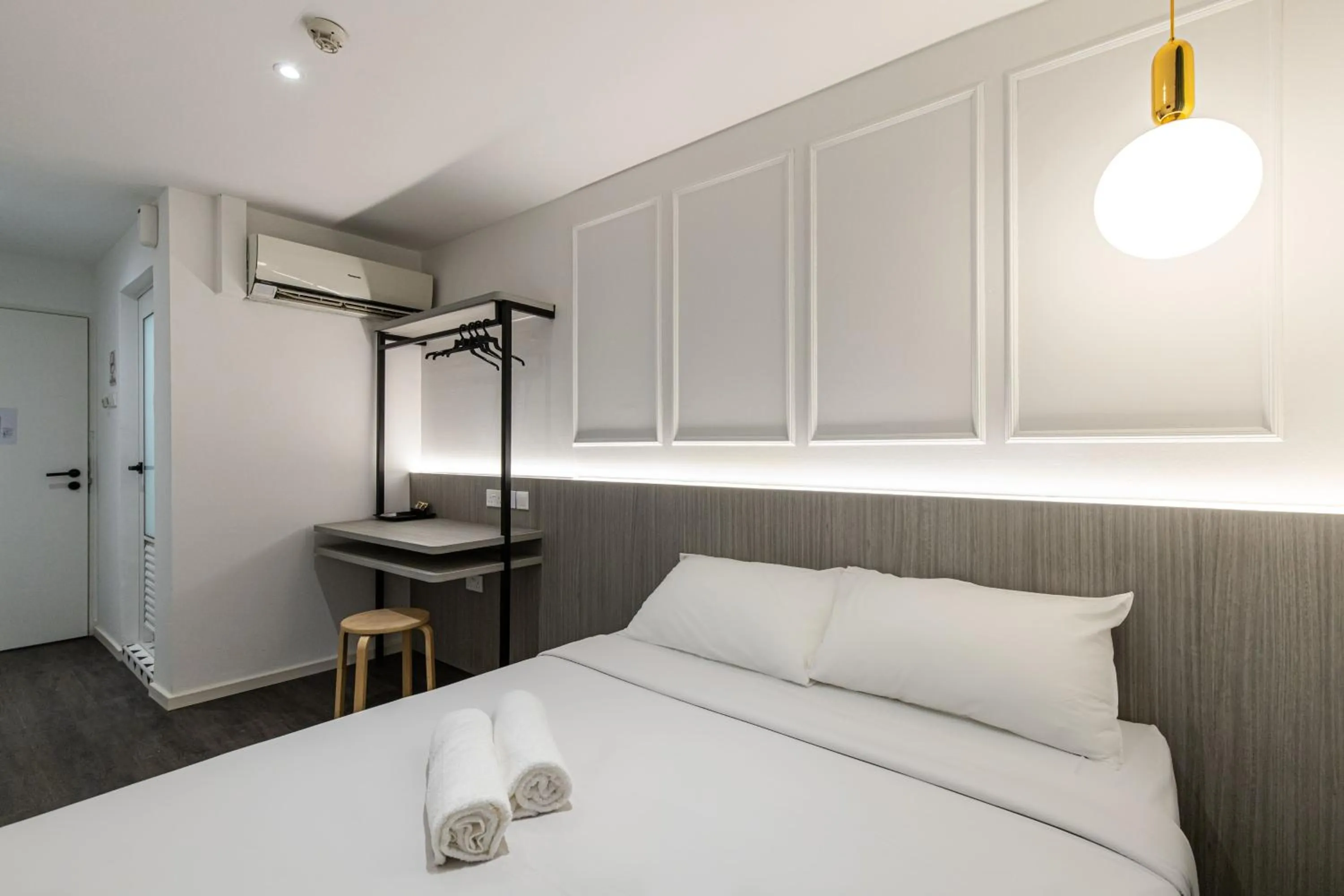 Deluxe Double Room in Philip Hotel