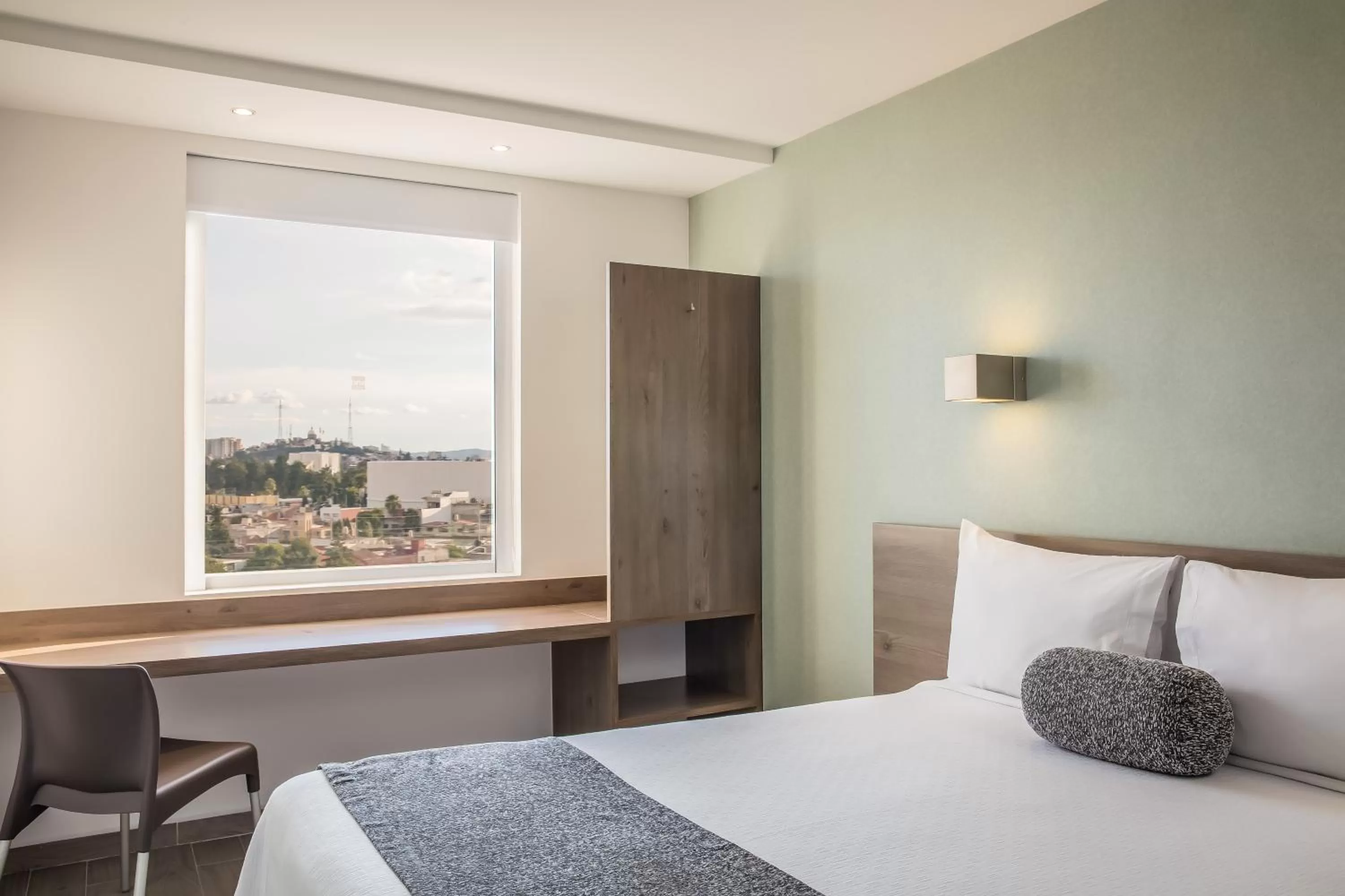 Queen Room in One Puebla Serdan