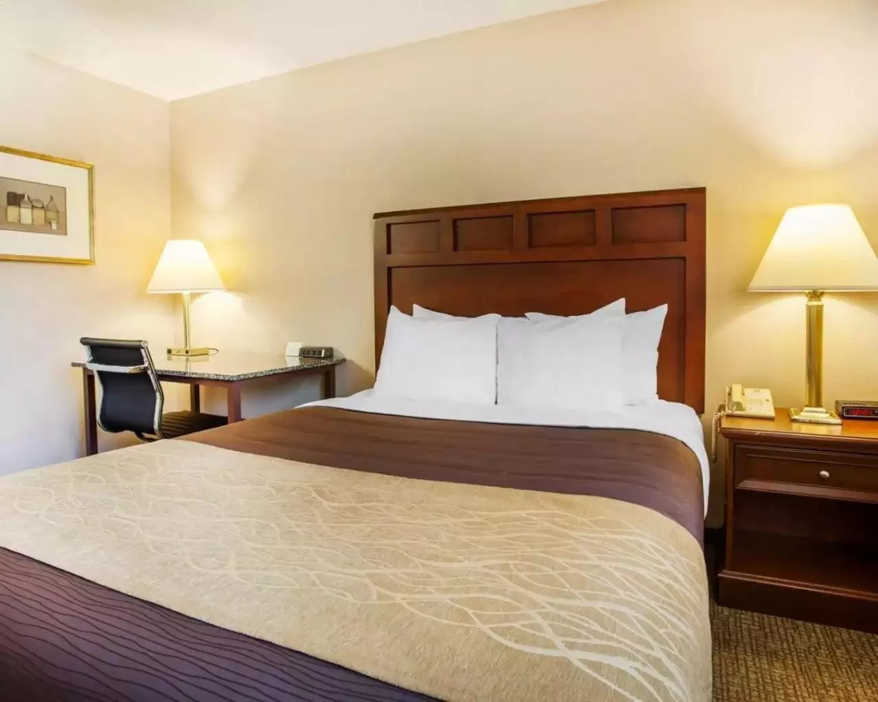 King Room - Disability Access/Non-Smoking in Quality Inn Kirkland
