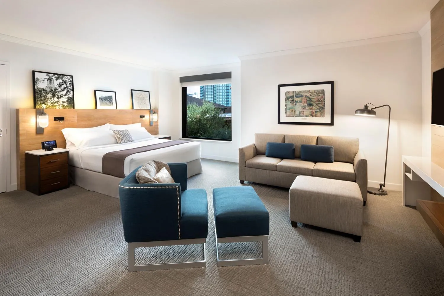 Executive King Room in AT&T Hotel & Conference Center