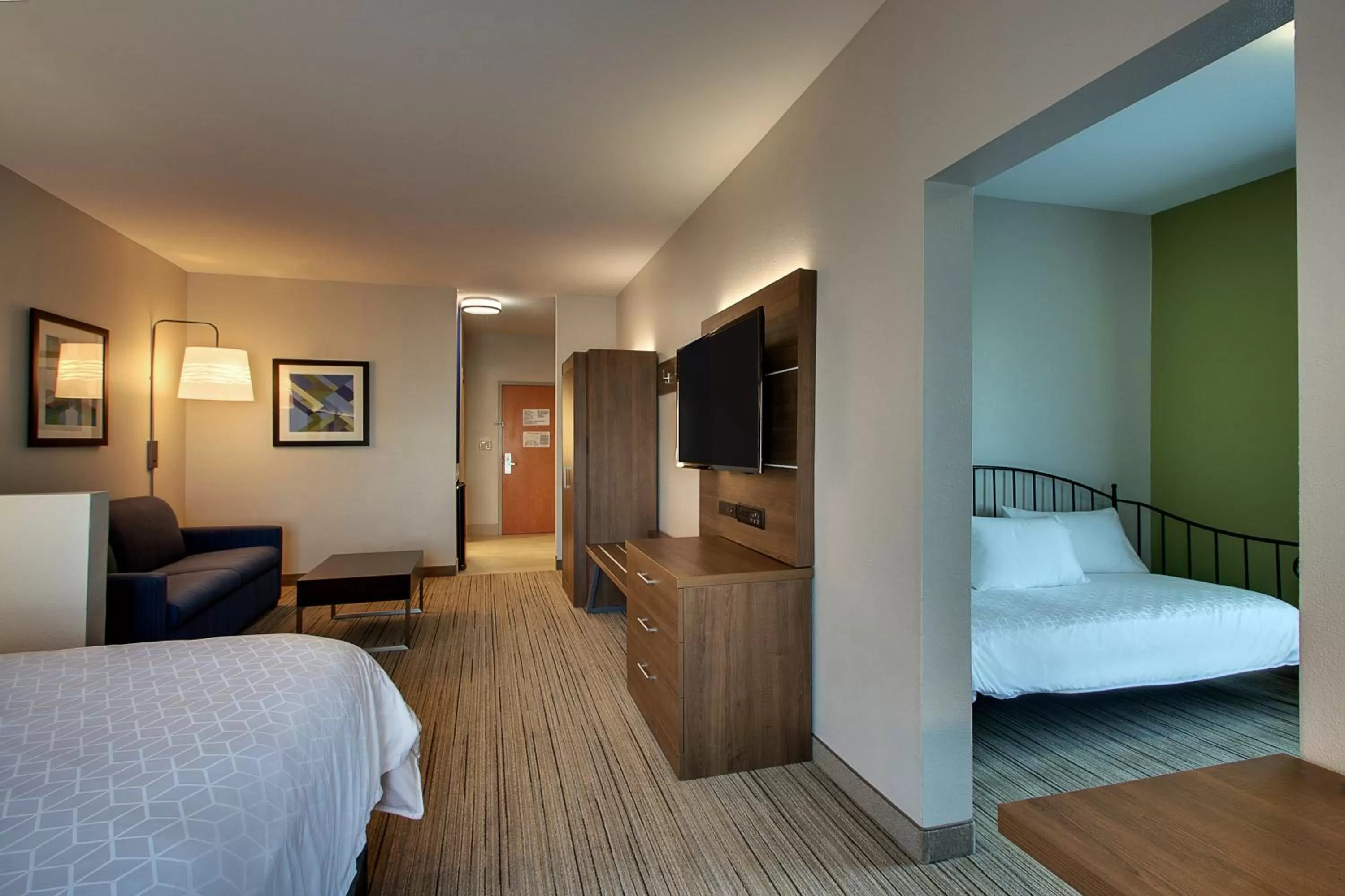 King Suite in Holiday Inn Express Hotel & Suites Austell Powder Springs by IHG