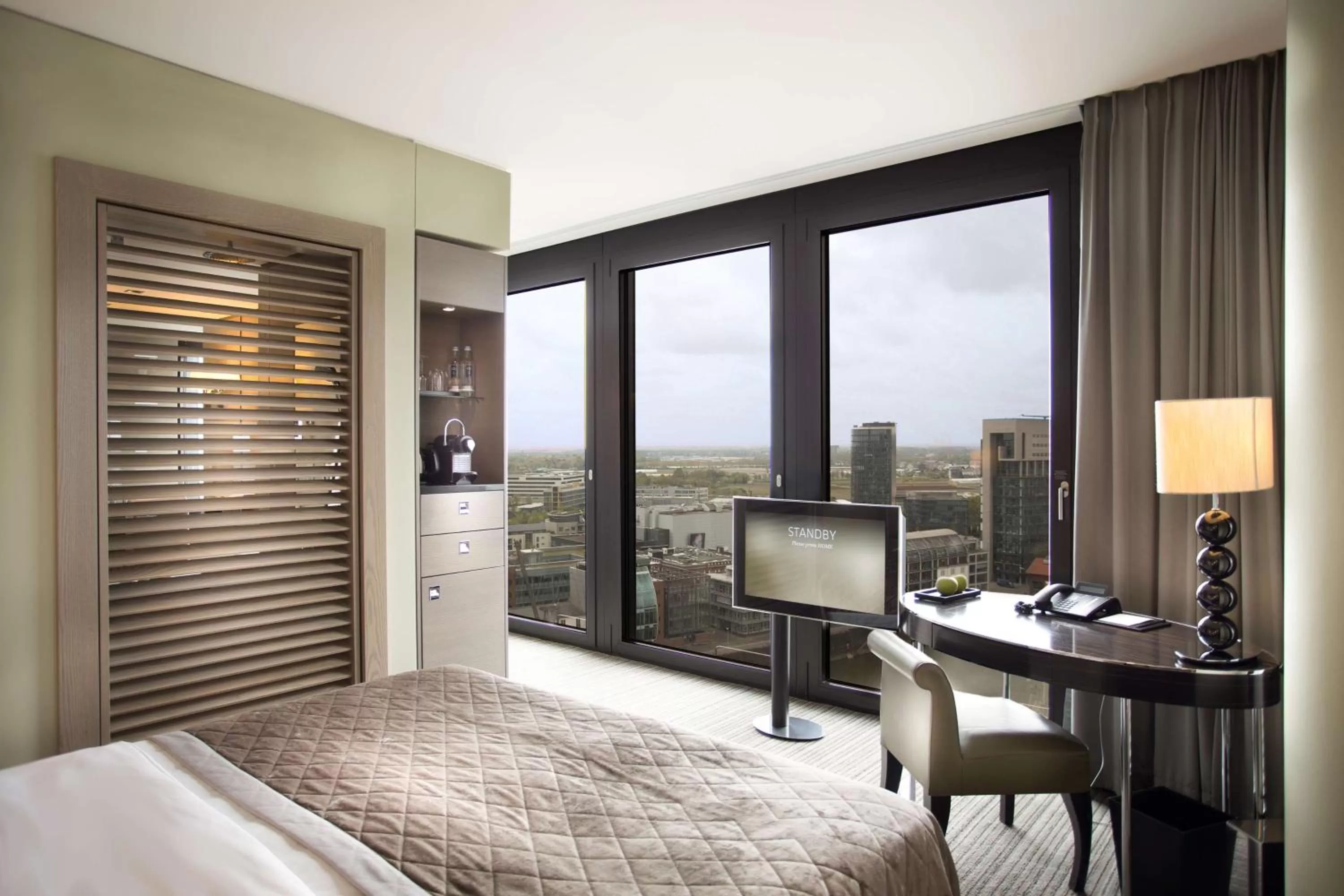 Deluxe King Room in Hyatt Regency Dusseldorf