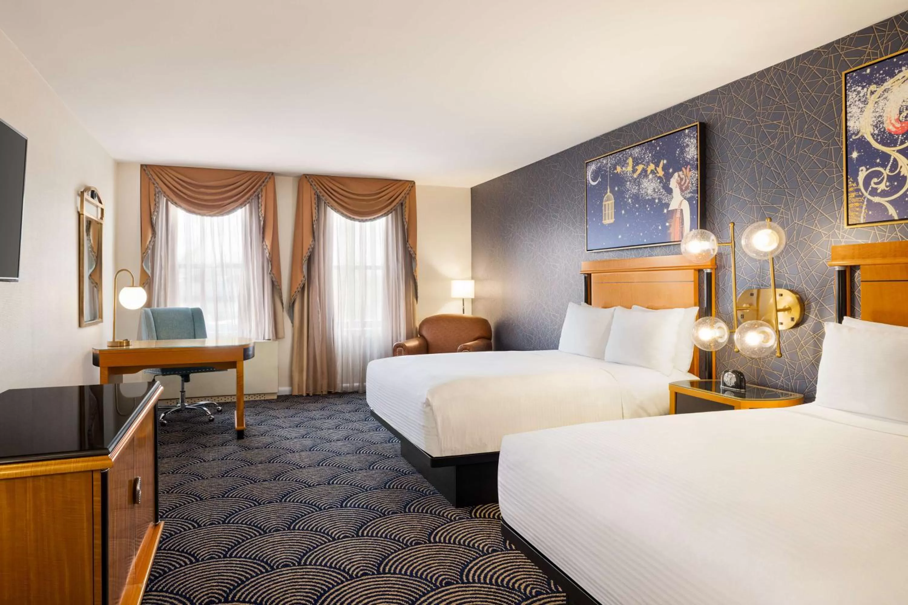 Double Room with Two Double Beds and Kitchenette in Inn at Great Neck