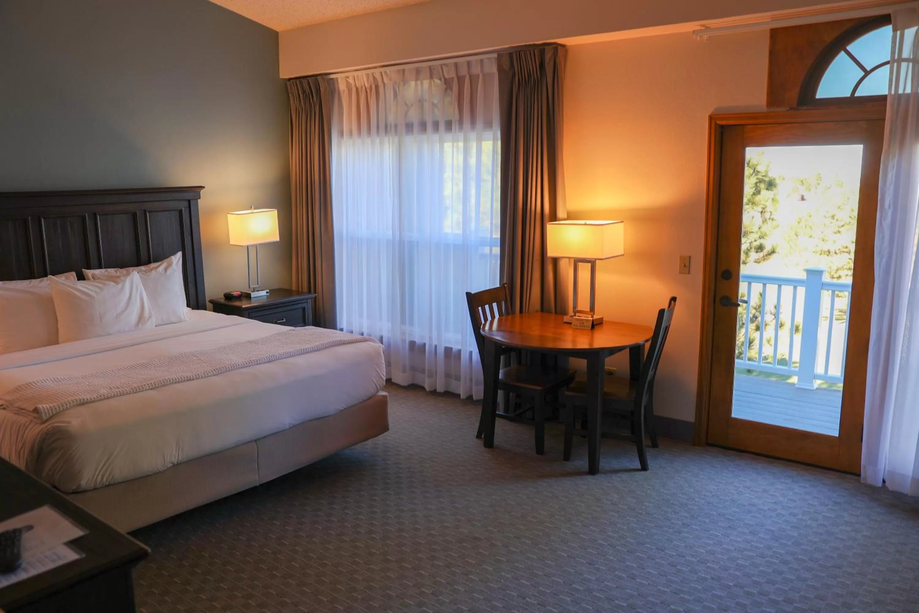 Deluxe King Room in Lone Tree Golf Club and Hotel