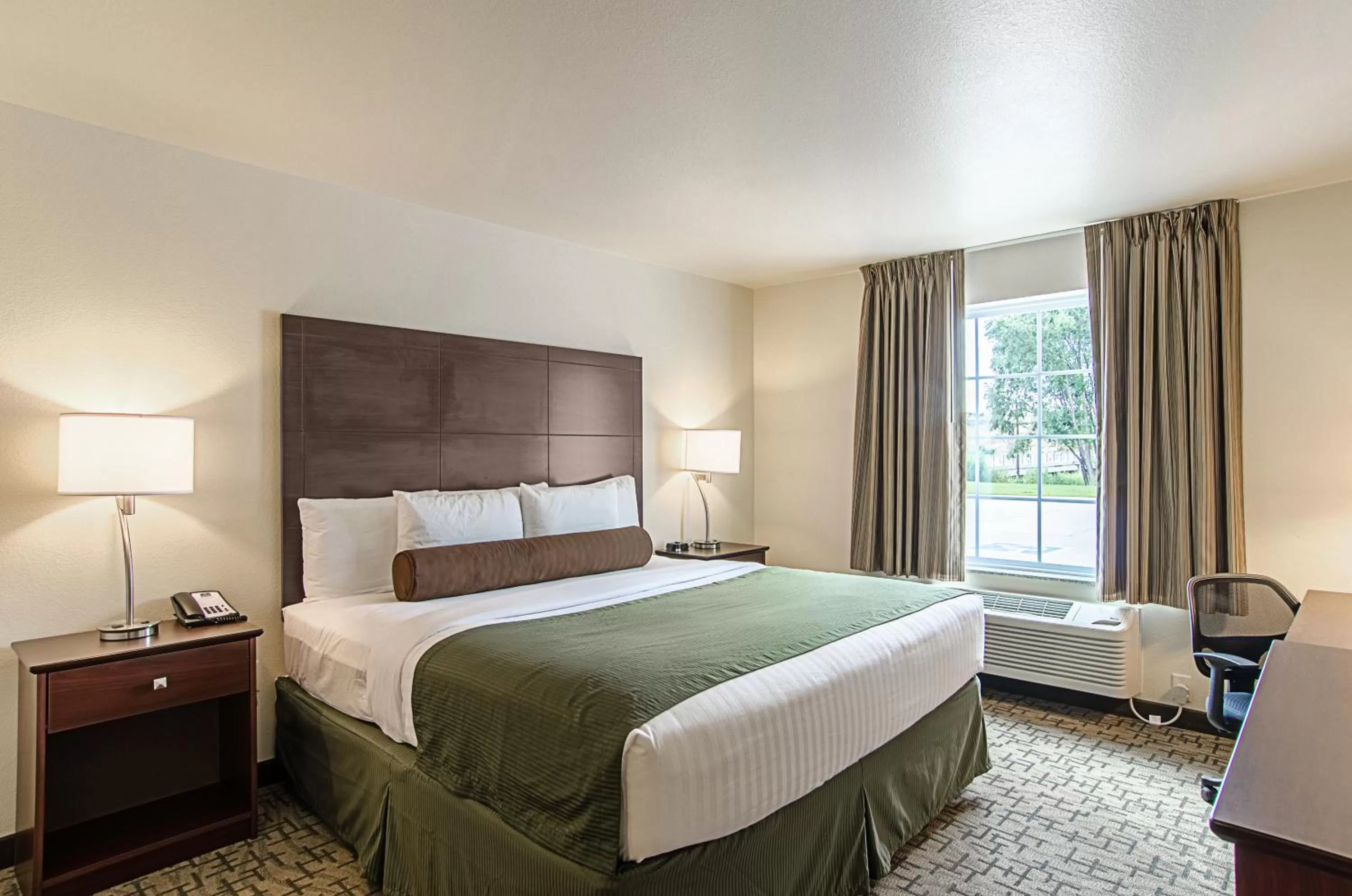 Standard King Room in Cobblestone Inn & Suites - Guernsey