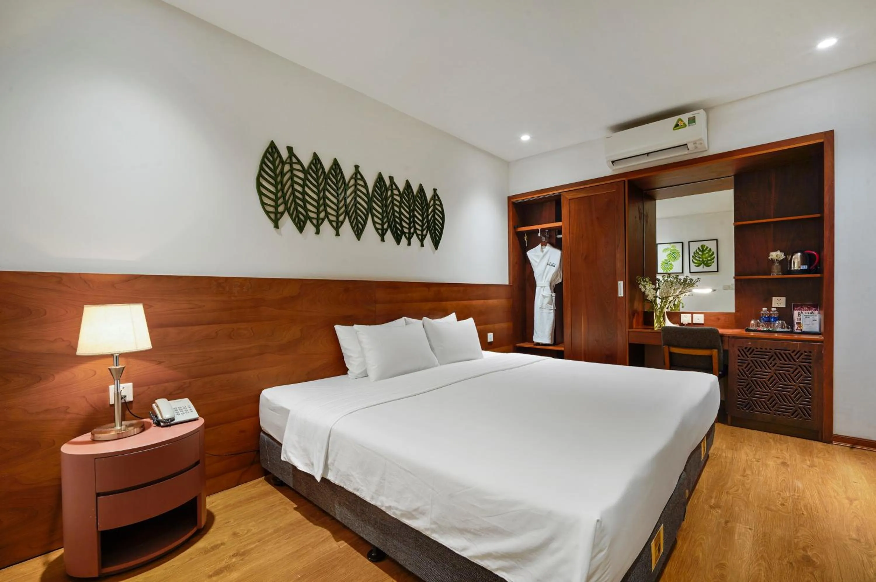 Deluxe King Room in Nature Hotel