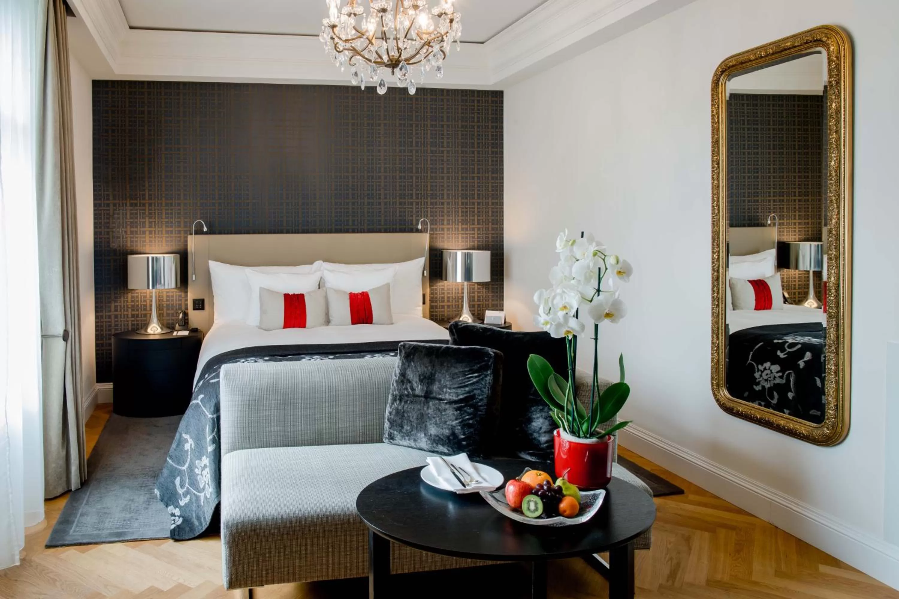 Charming King Room in Hotel Schweizerhof Bern & Spa