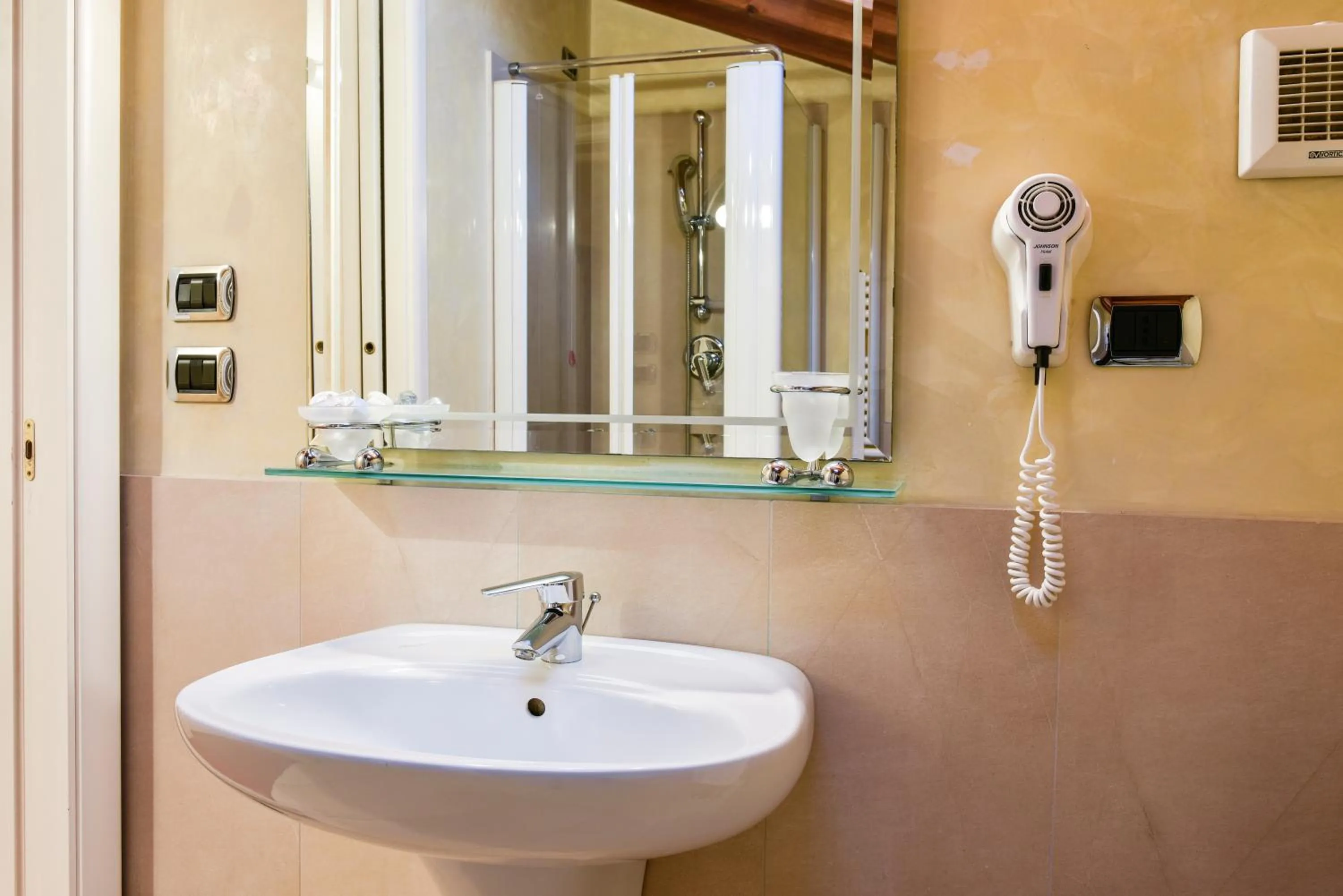 Two-Bedrooms Apartment in Residence ANTICO SAN ZENO centro storico