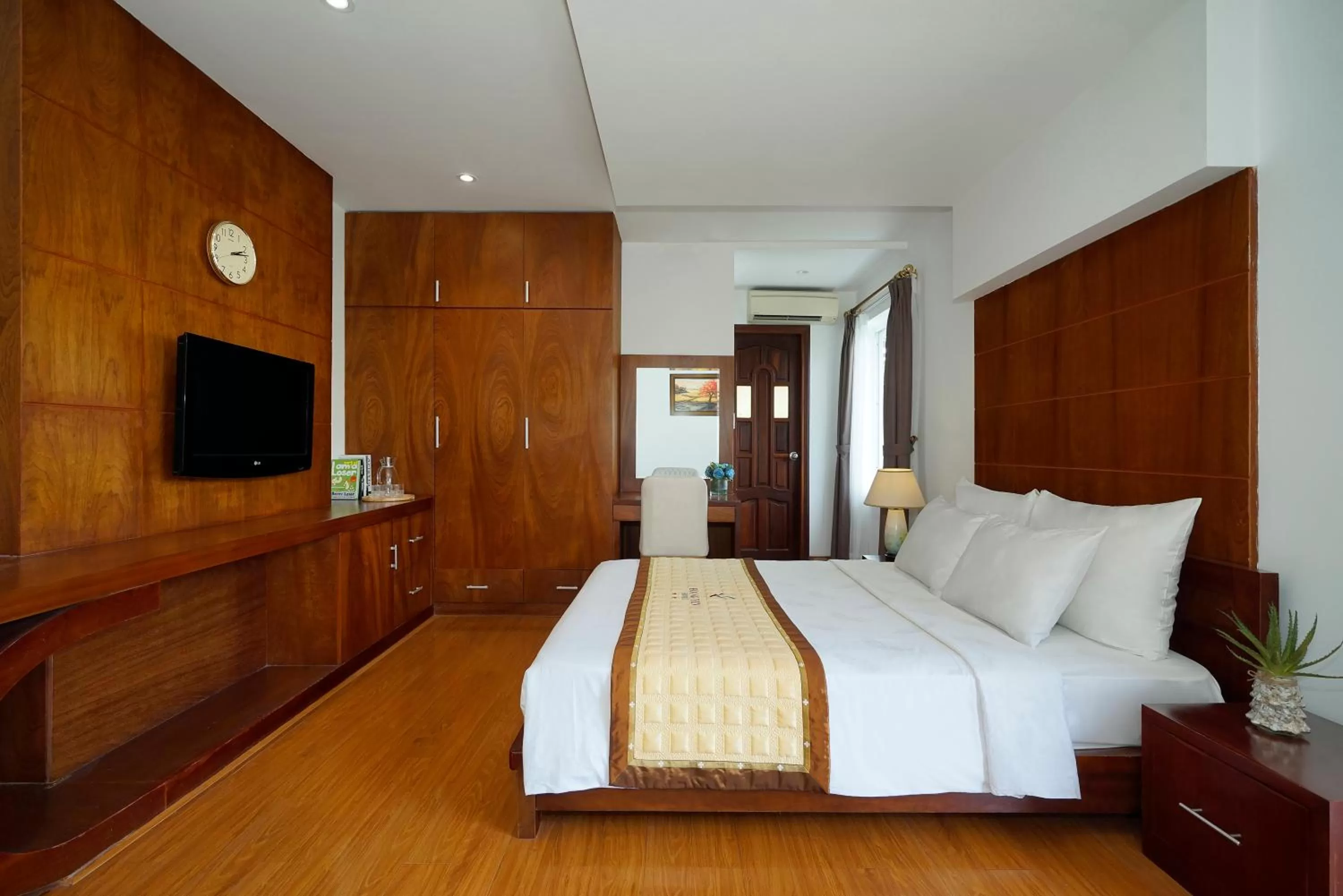 Apartment with Balcony in Hoang Yen Hotel Near SECC - Phu My Hung