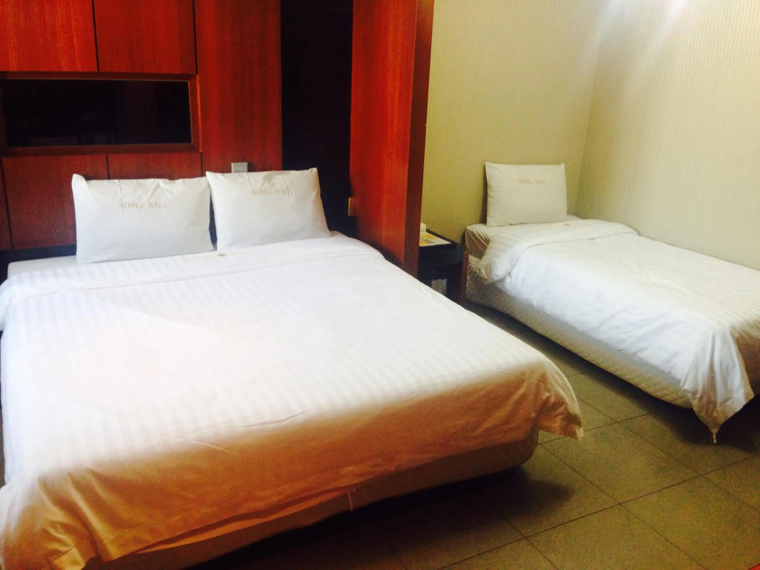 Twin Room in Bali Tourist Hotel