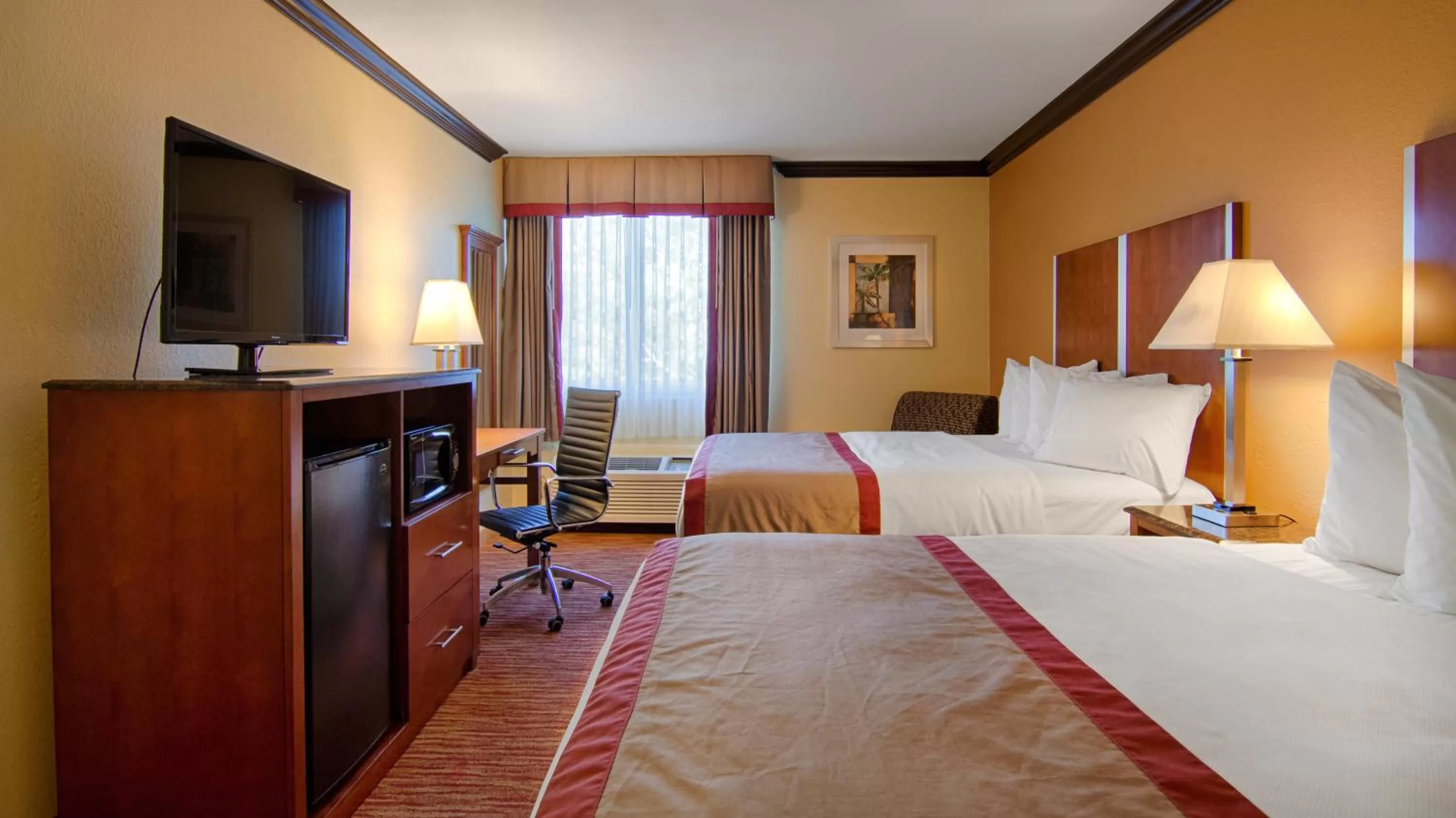 One-Bedroom Queen Suite with Two Queen Beds and Sofa Bed - Non-Smoking in Best Western Ft Lauderdale I-95 Inn