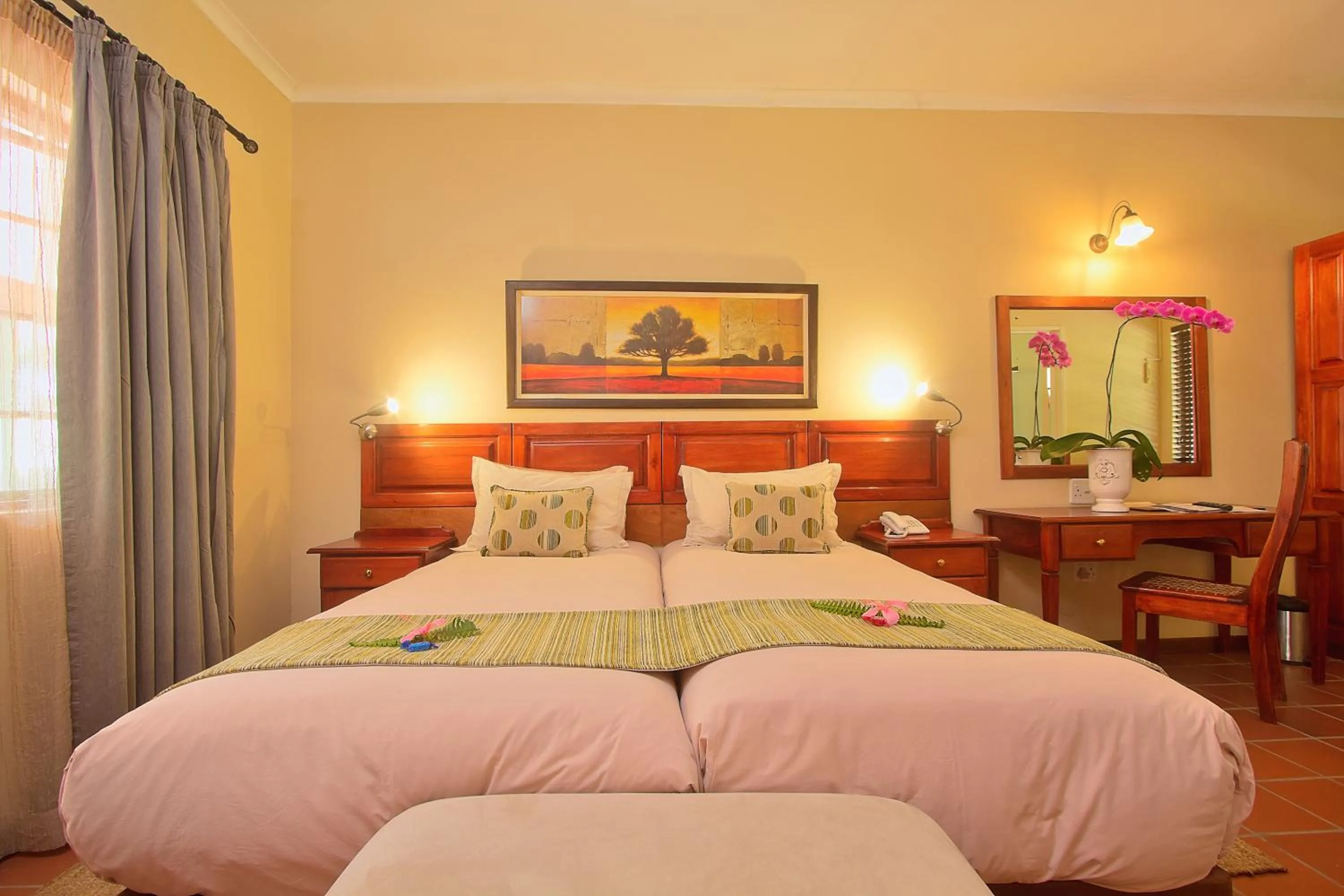 Classic Twin Room in Tzaneen Country Lodge