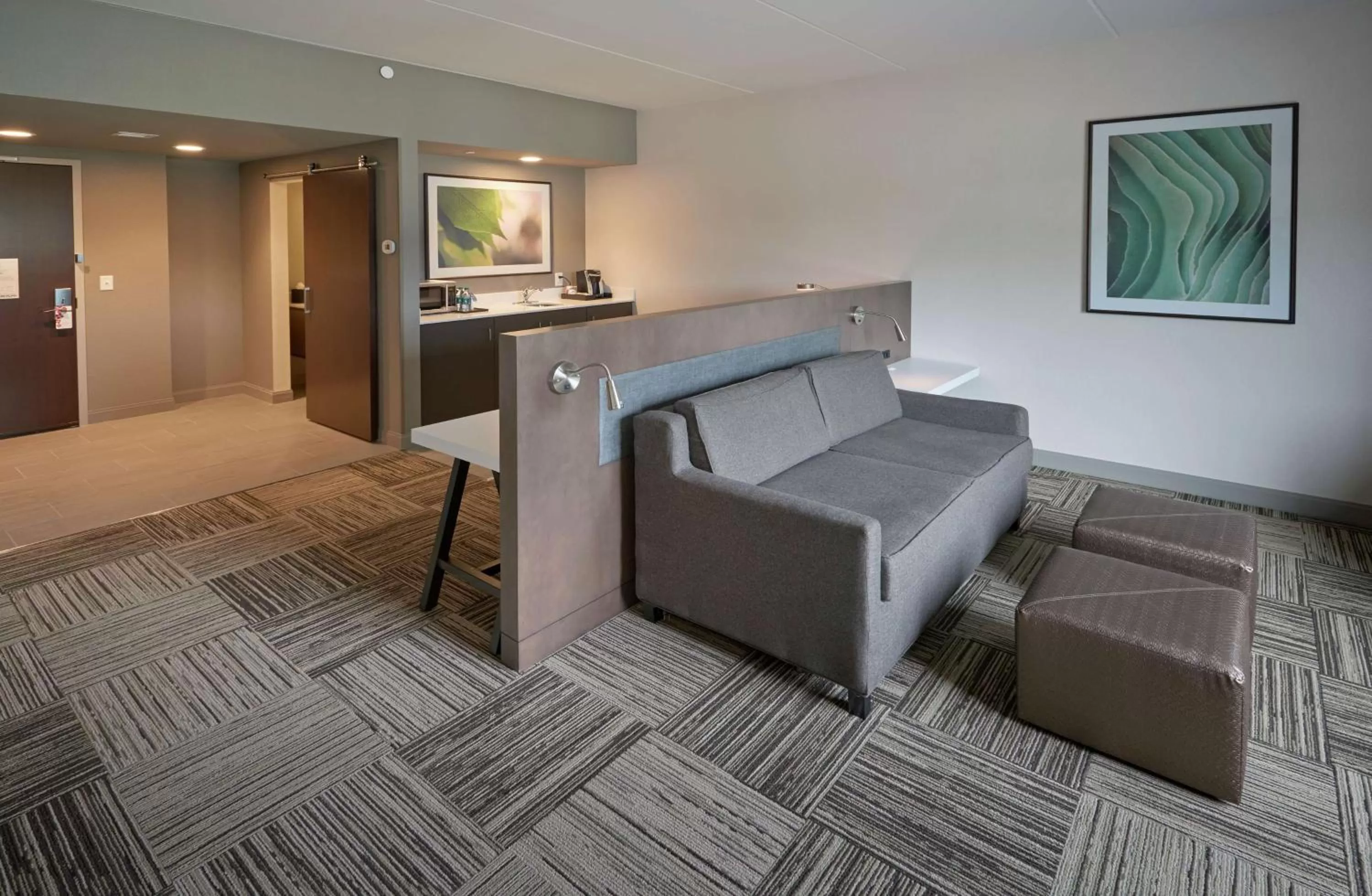 One-Bedroom King Suite with Sofa Bed in Hilton Garden Inn Corning Downtown