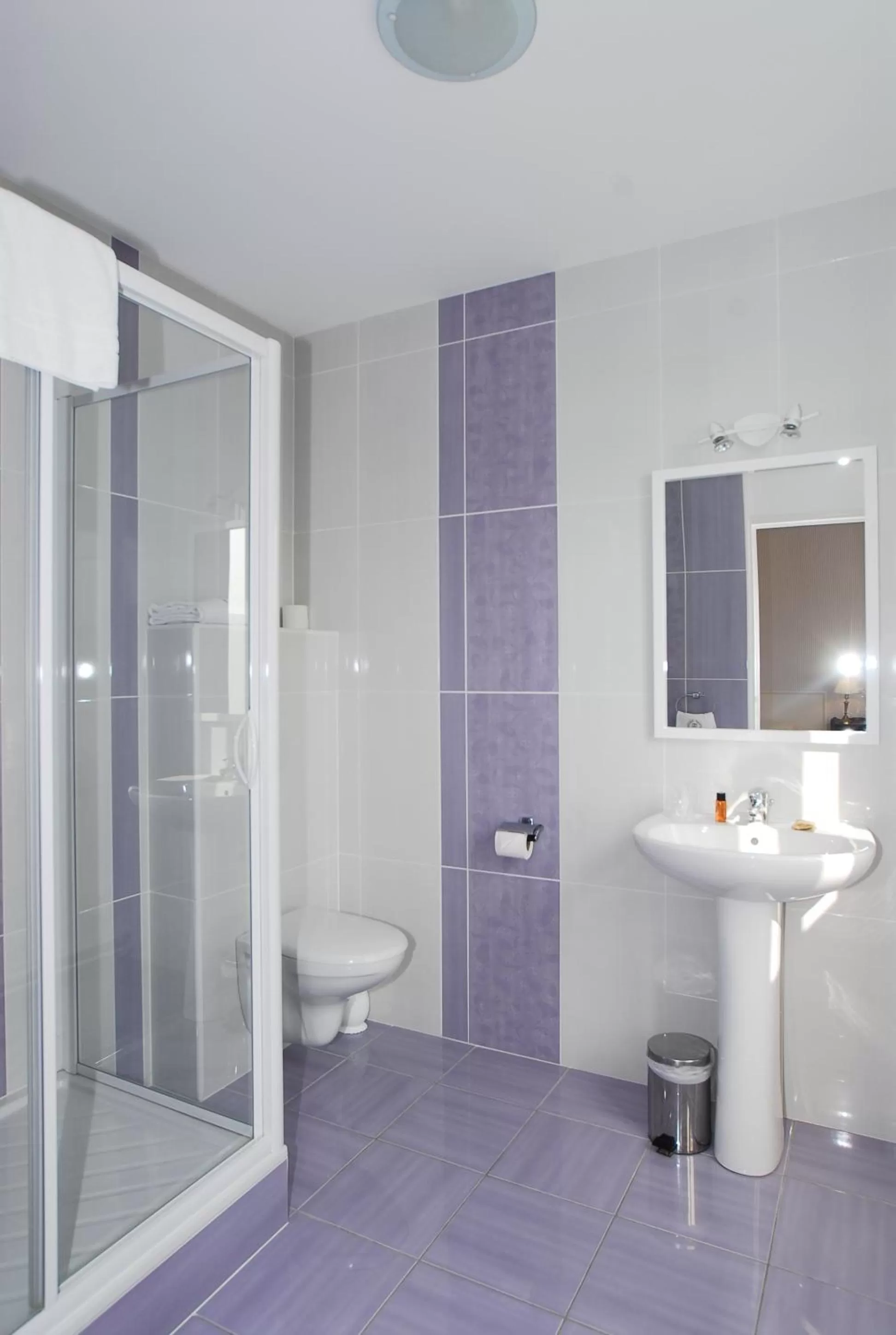 Comfort Double Room in The Originals Boutique, Hôtel Terminus, Bourg-en-Bresse Gare (Qualys-Hotel)