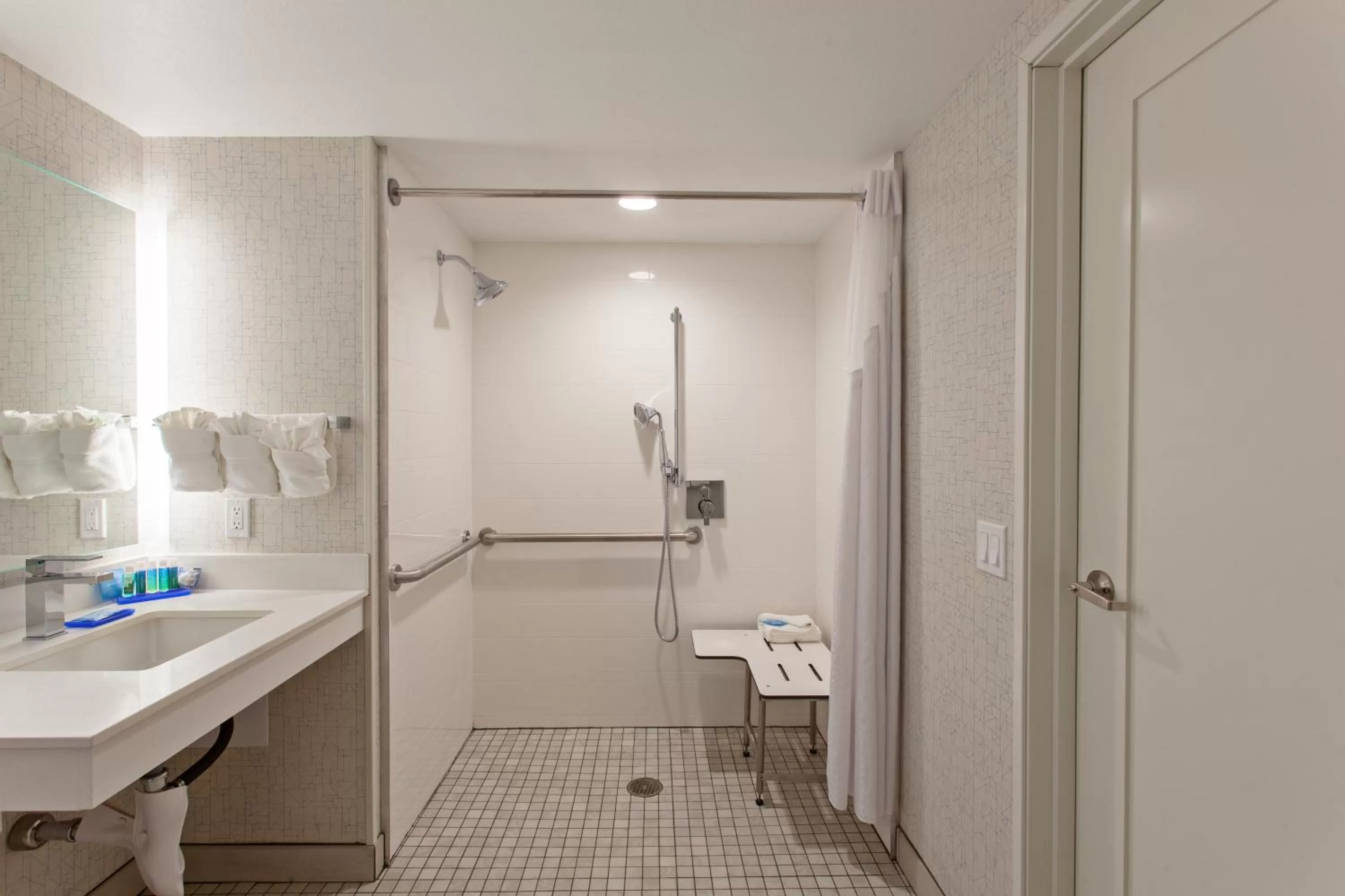 Standard King Room with Roll-in Shower - Mobility Accessible in Holiday Inn Express & Suites Pasadena - Los Angeles by IHG