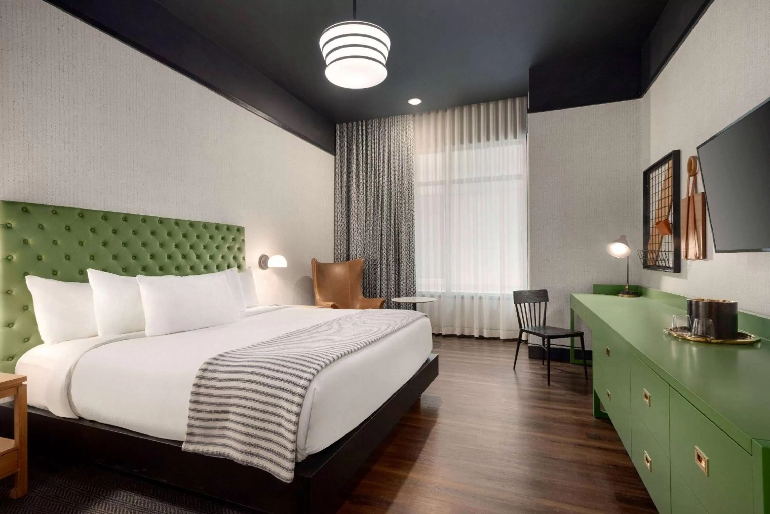 DeluxeKing Rom with  Mobility and Hearing Impaired Access, Non-Smoking in Origin Lexington, a Wyndham Hotel