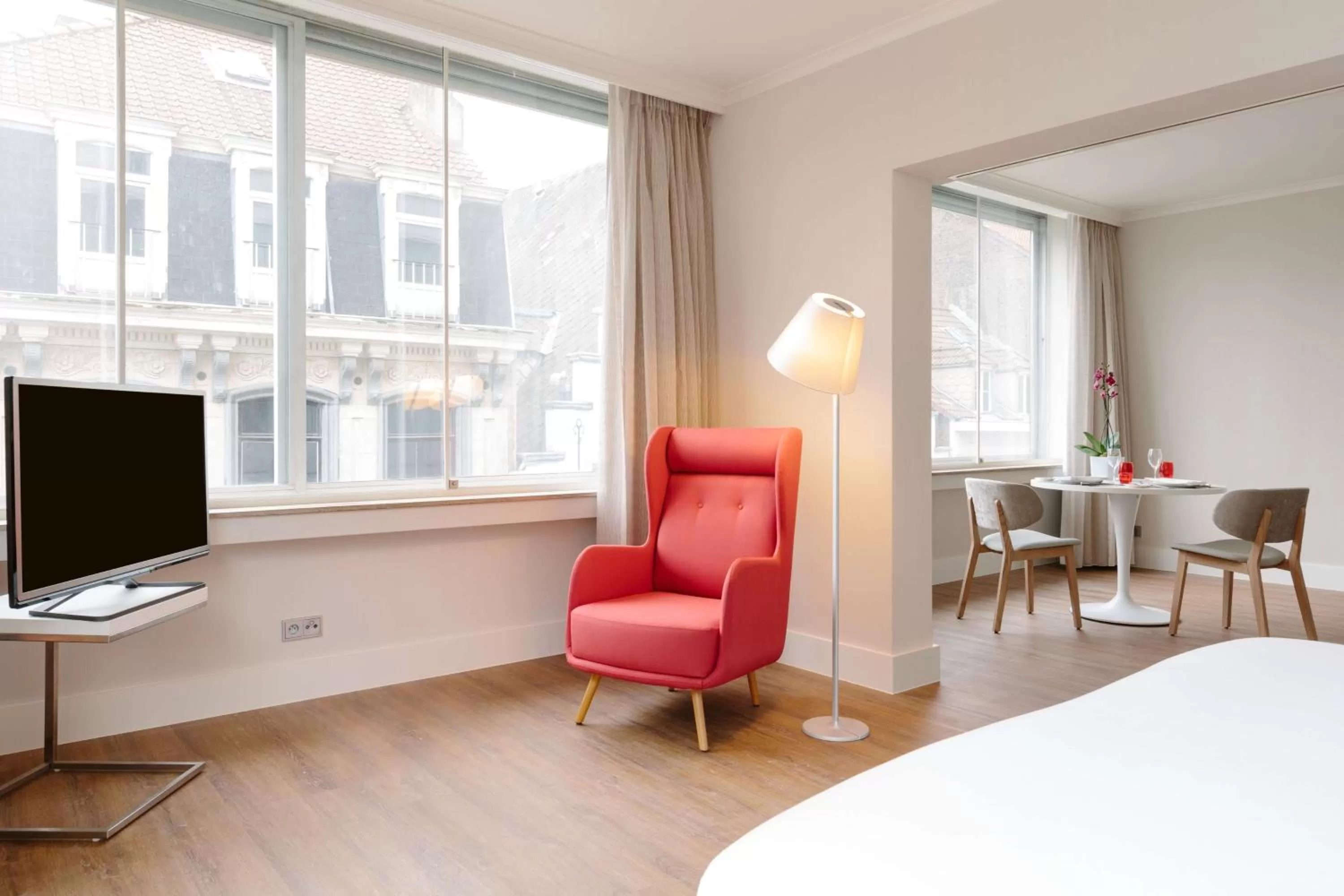 Suite with extra bed (2 adults + 1 child) in NH Collection Brussels Centre
