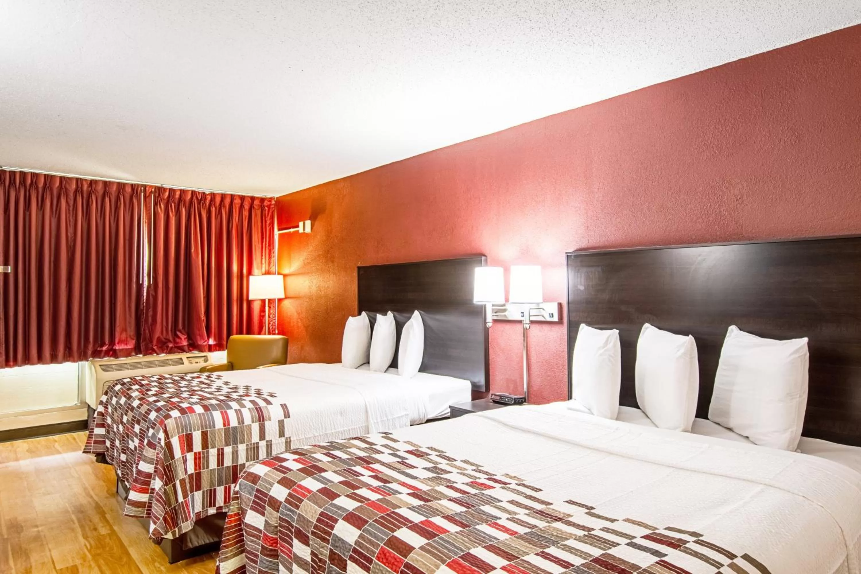 Deluxe Room with Two Queen Beds Non-Smoking in Red Roof Inn Battle Creek