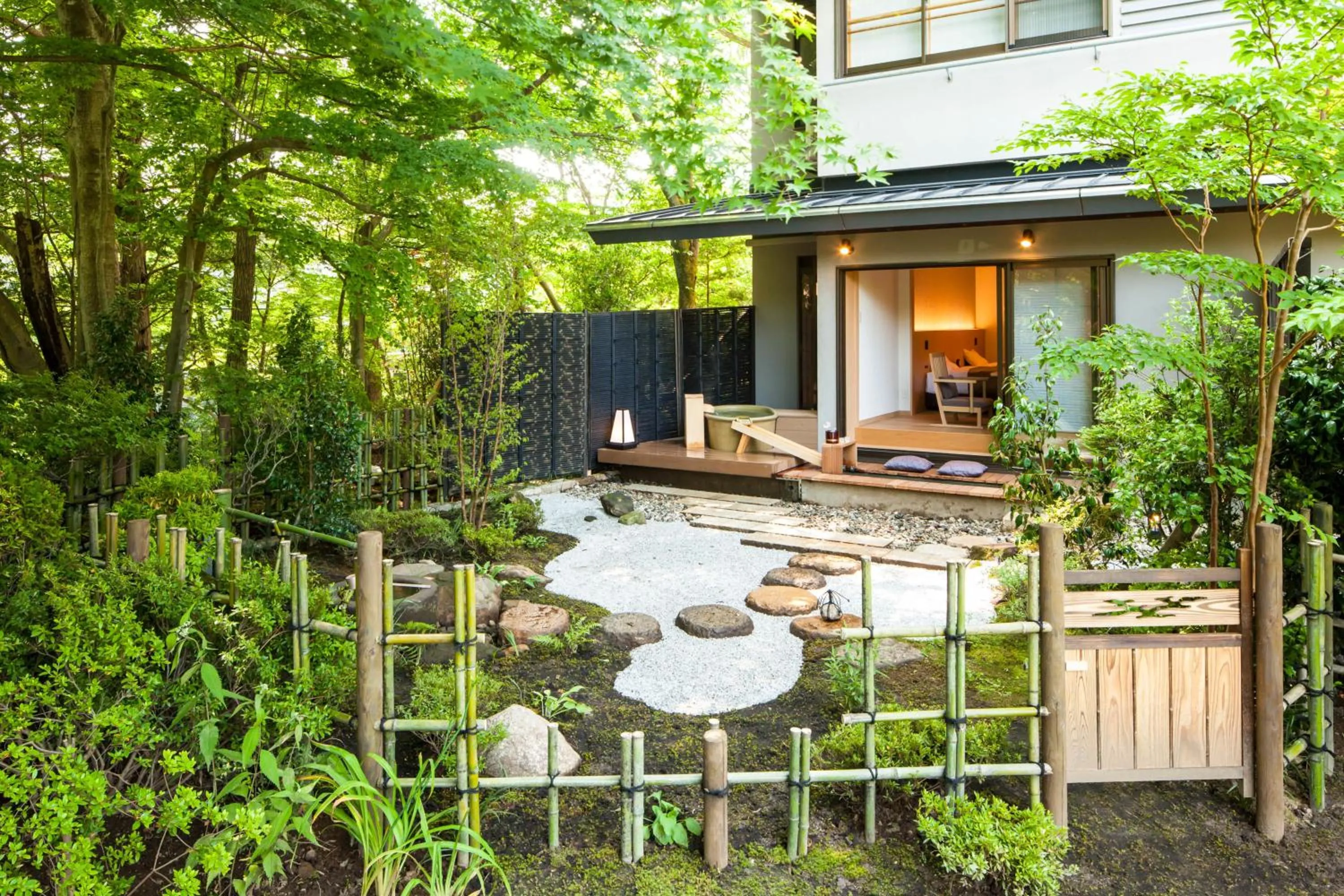 Twin Room with Garden View and Open-Air Bath in Nasu Onsen Sanraku