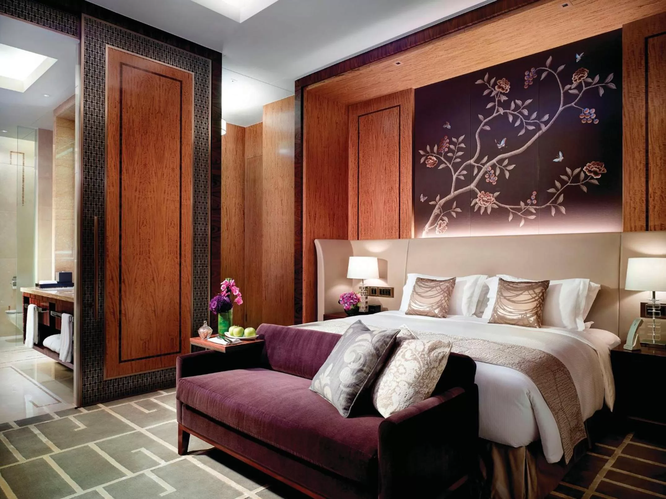 Sky Deluxe King Room in The Royal Garden